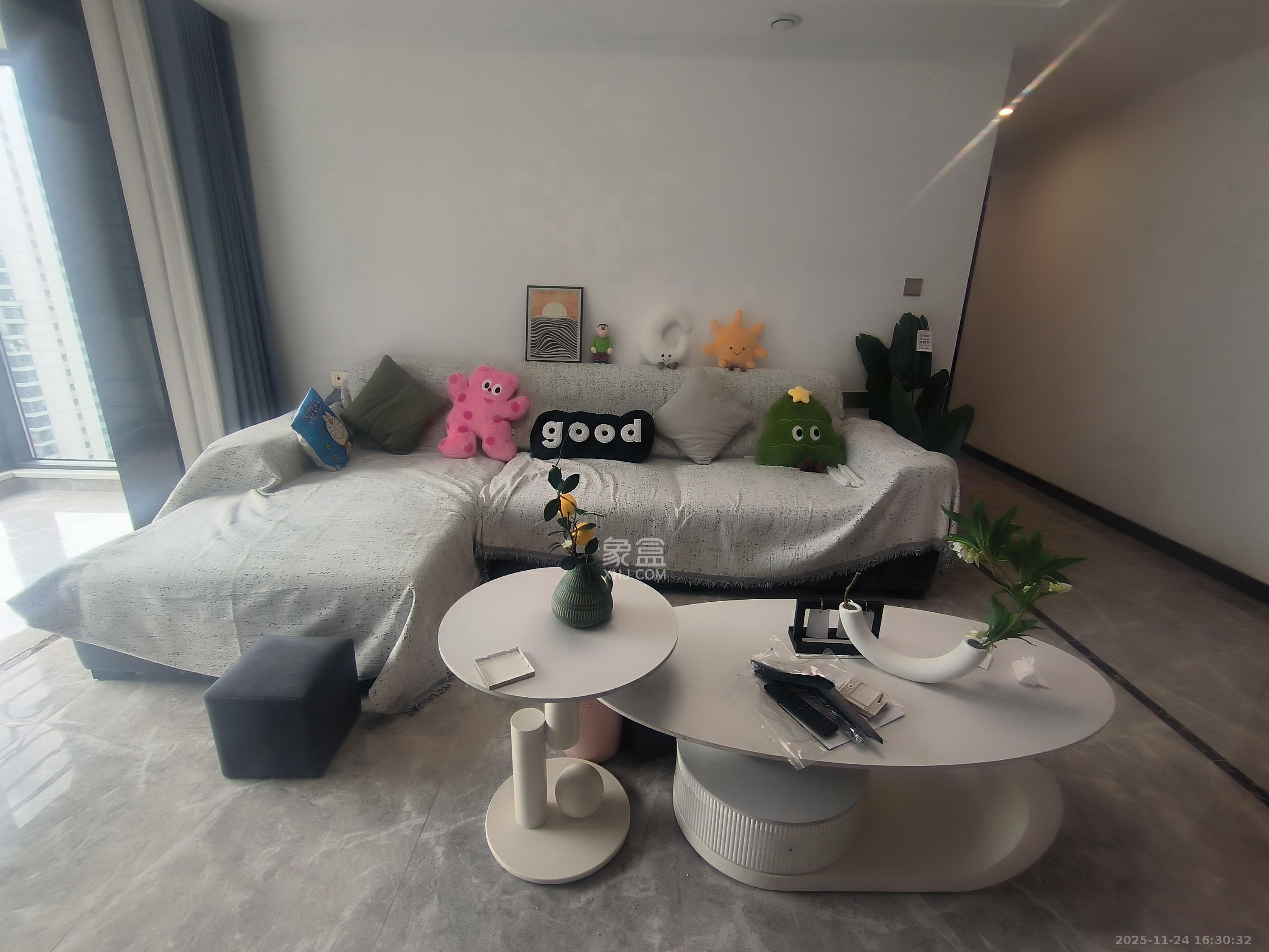 绿地长沙城际空间站（柏仕佳苑）  4室2厅2卫    3700.0元/月室内图