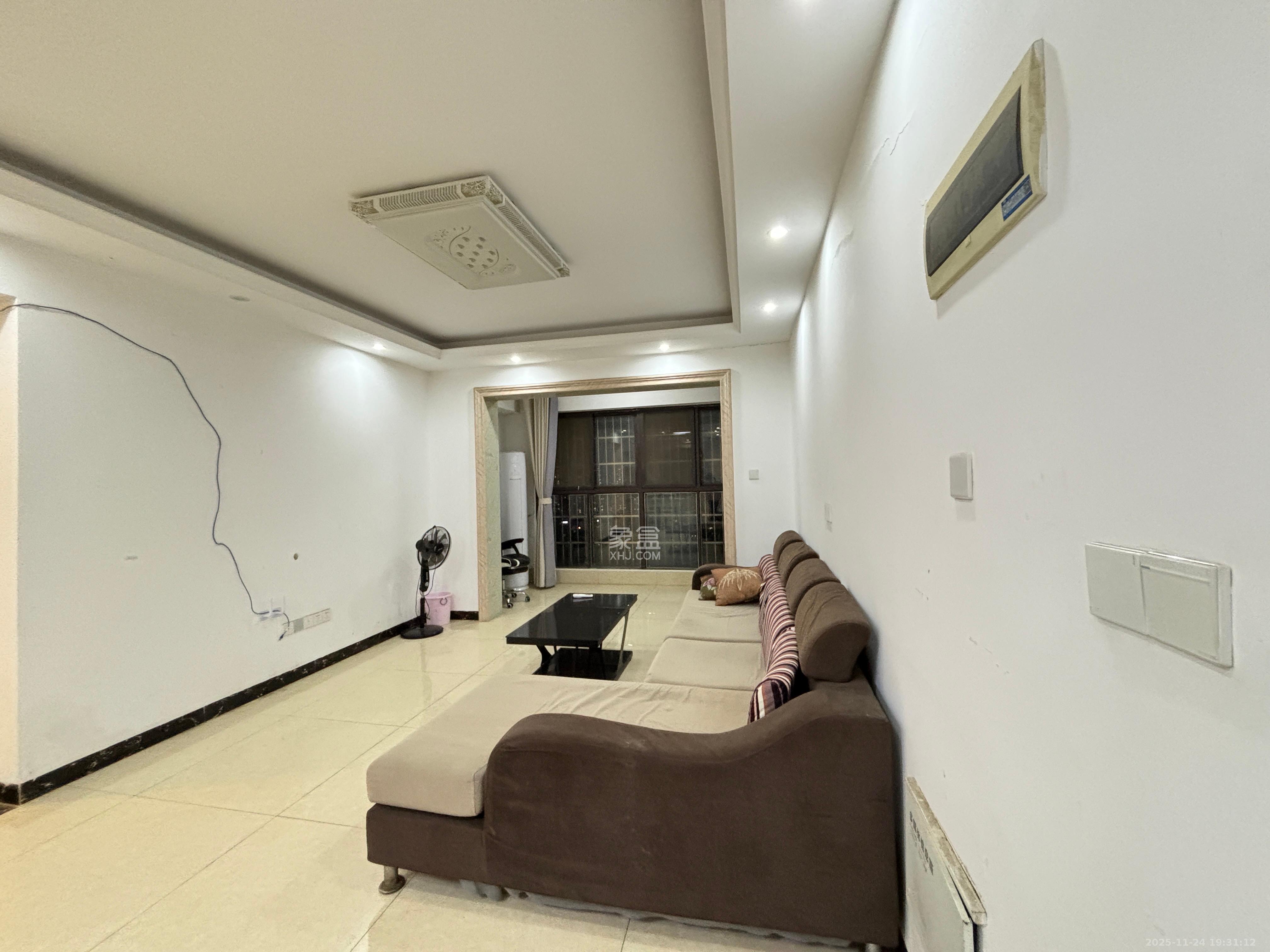 湖南报业文化城(米地亚家园) 3室2厅1卫 1900.0元/月 湖南报业文化城(米地亚家园) 3室2厅1卫 1900.0元/月室内图