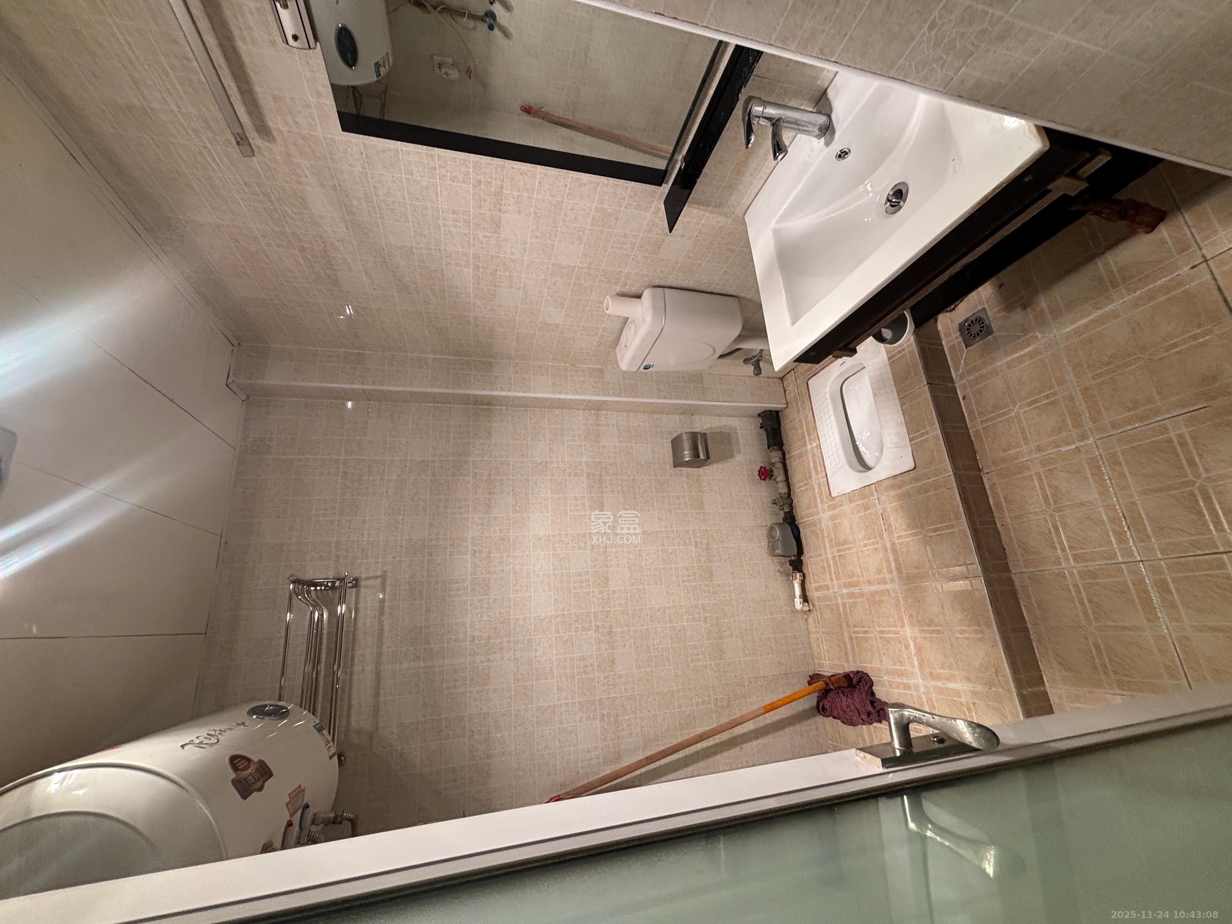 香槟小镇(香槟花苑）  1室1厅1卫    1100.0元/月室内图