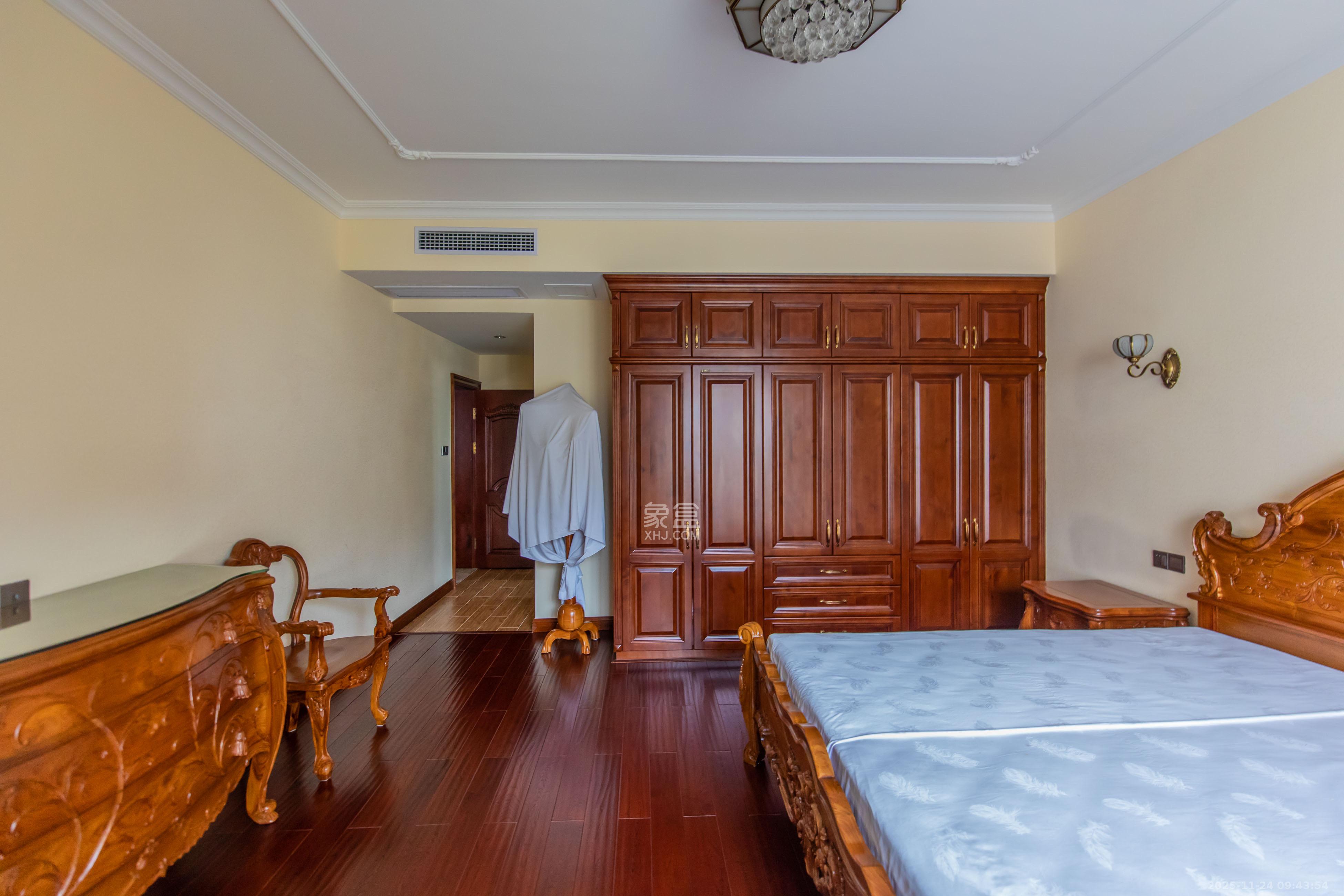 鹏基诺亚山林  7室4厅4卫    35000.0元/月室内图