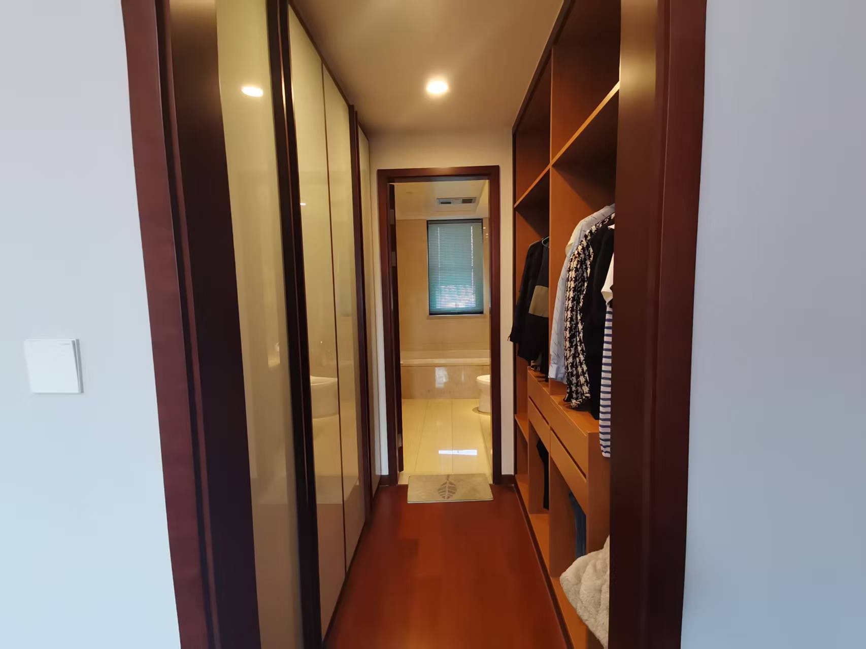 晋合湘水湾四期 4室2厅2卫 200.0万 晋合湘水湾四期 4室2厅2卫 200.0万室内图