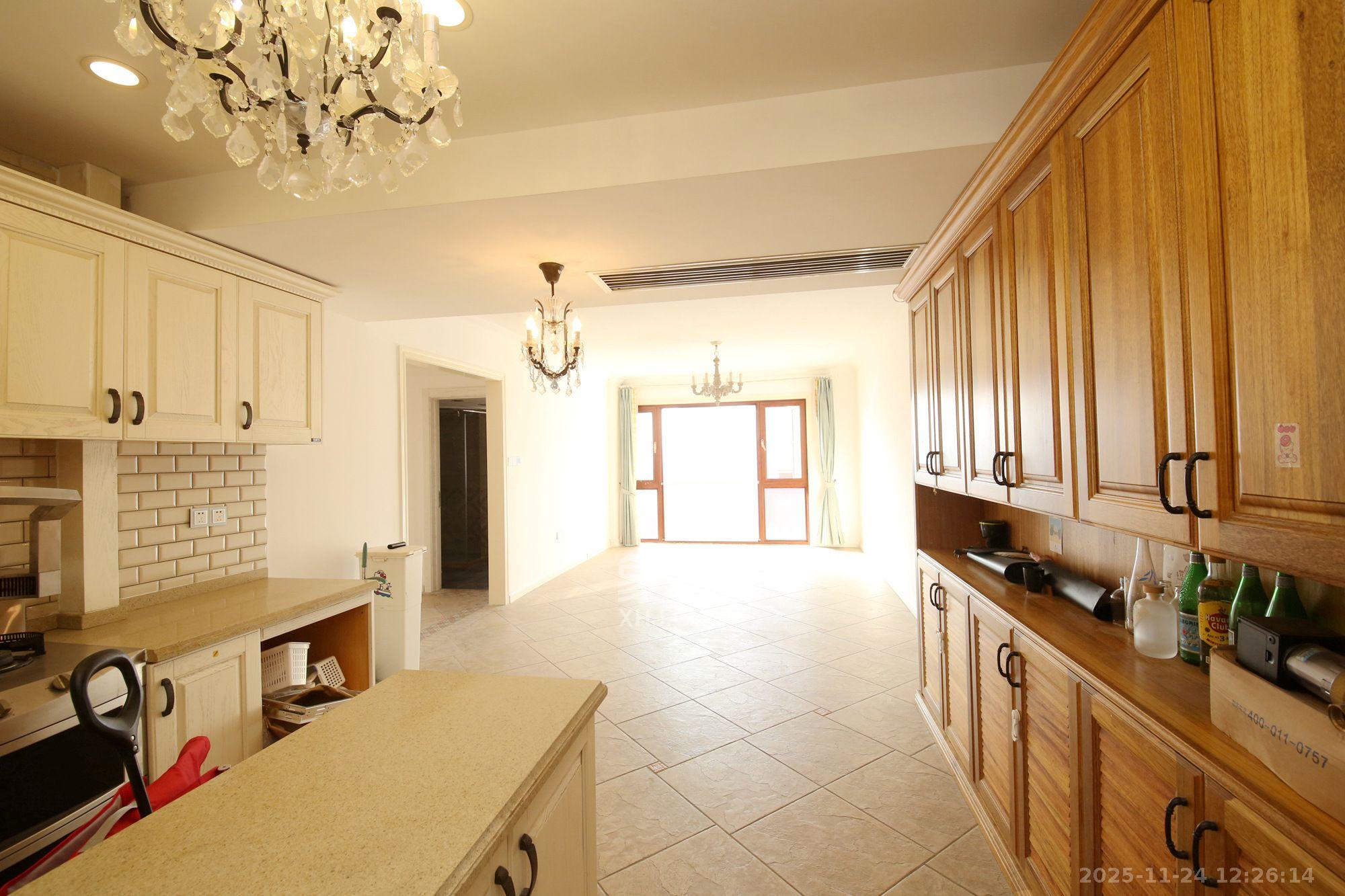 铂宫  3室2厅1卫    3600.0元/月