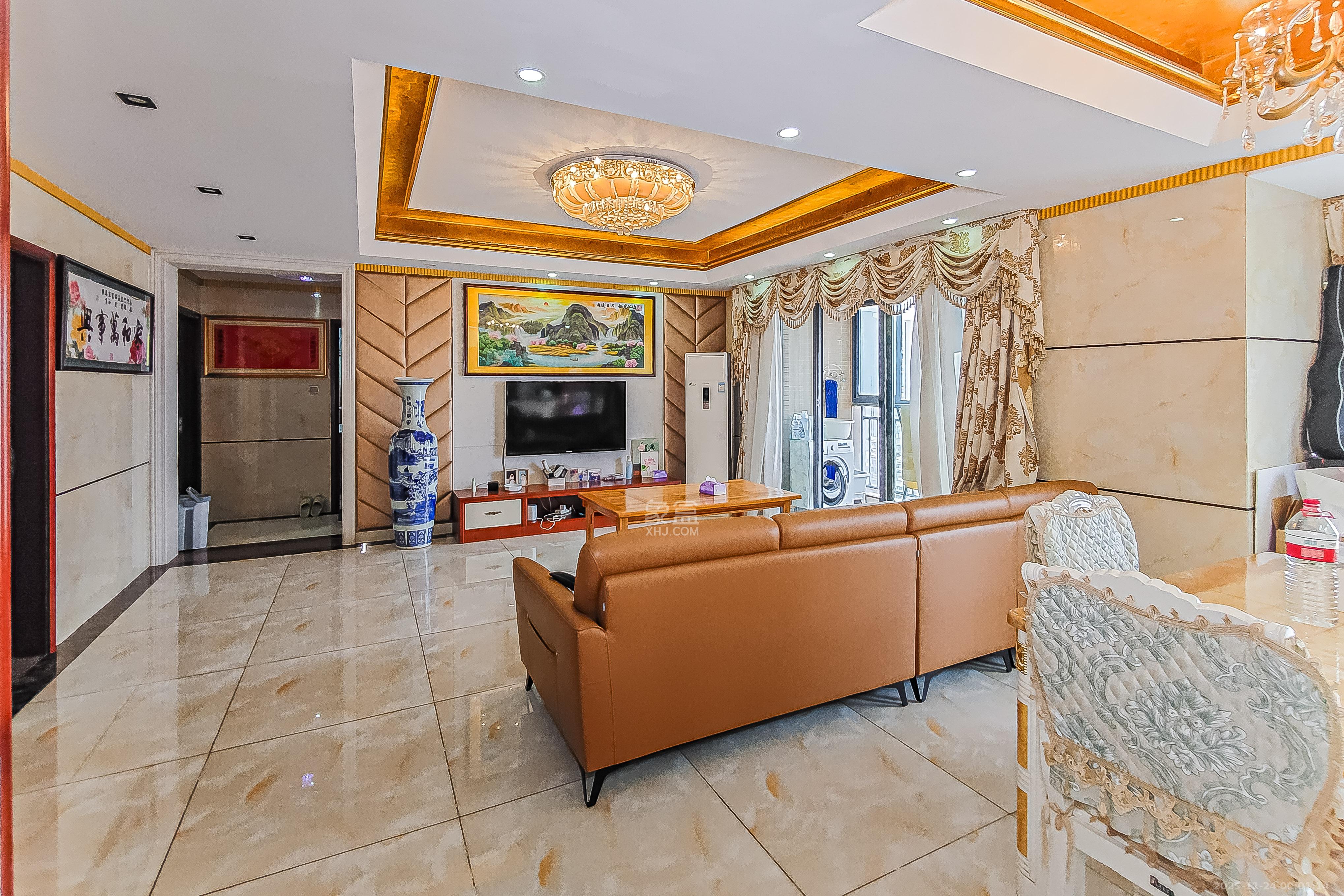 万博汇 3室2厅2卫 198.0万 万博汇 3室2厅2卫 198.0万客厅