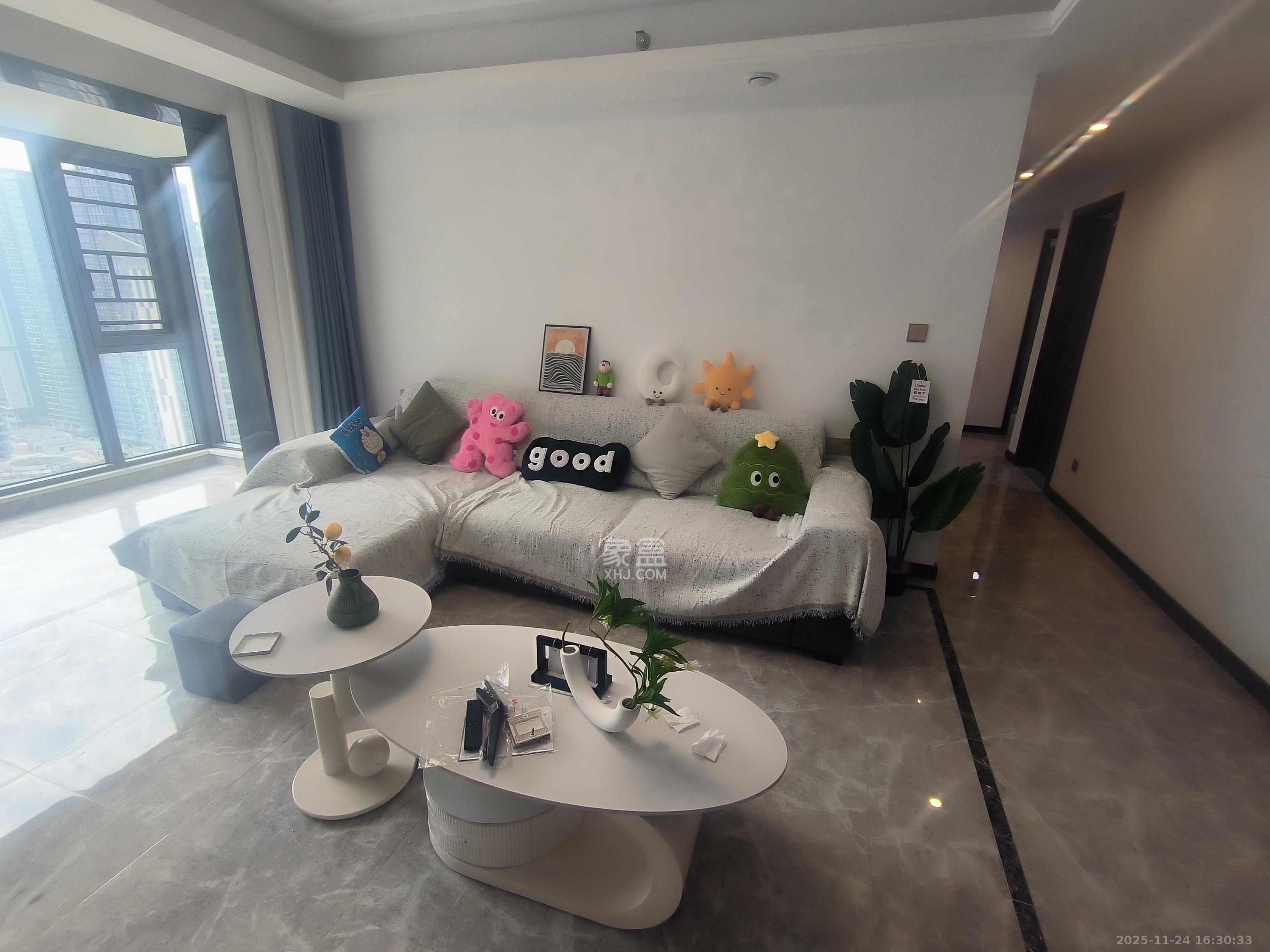 绿地长沙城际空间站(柏仕佳苑) 4室2厅2卫 3700.0元/月 绿地长沙城际空间站(柏仕佳苑) 4室2厅2卫 3700.0元/月室内图