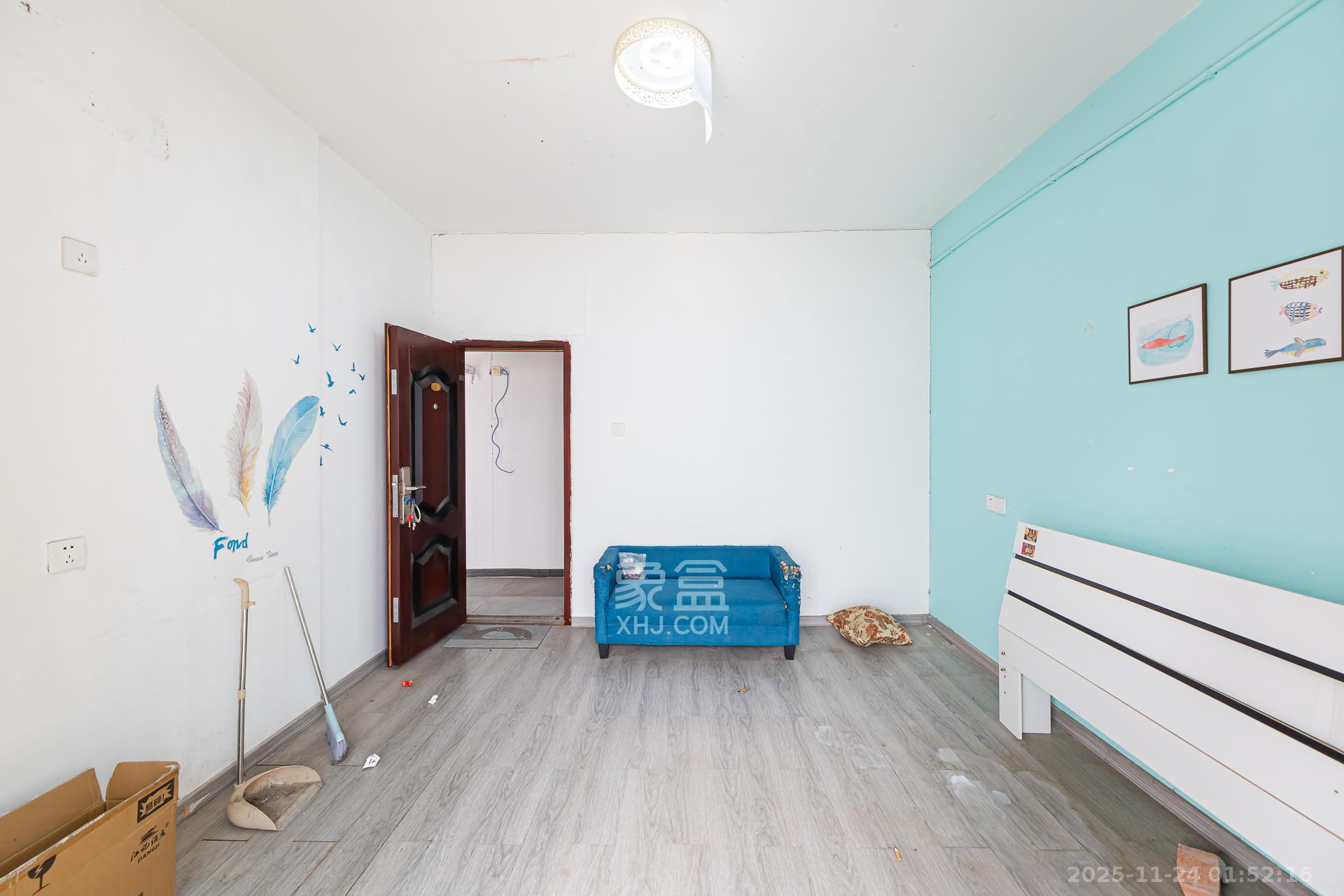 勤诚达境界城 3室2厅2卫 73.8万 勤诚达境界城 3室2厅2卫 73.8万客厅