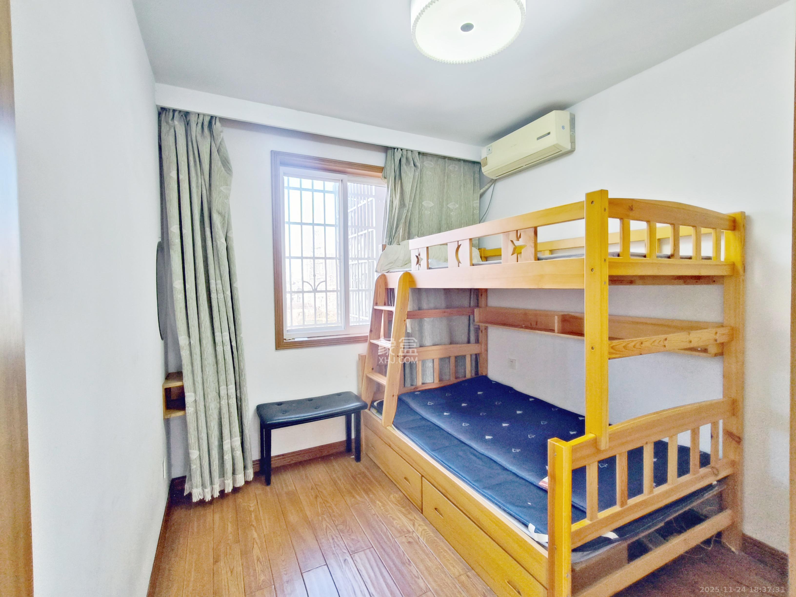 枫林美景  3室2厅1卫    2500.0元/月室内图