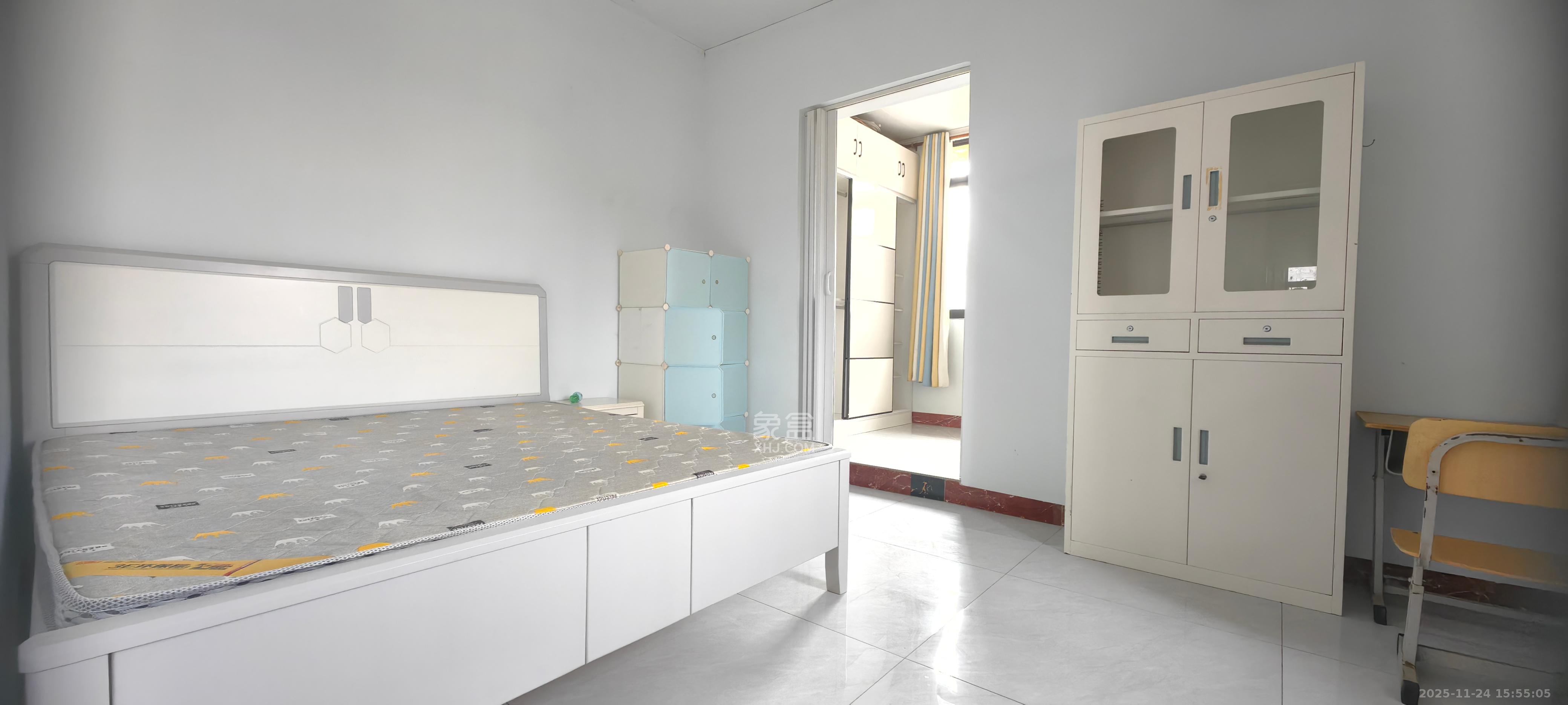 先福安置小区  1室1厅1卫    1700.0元/月室内图