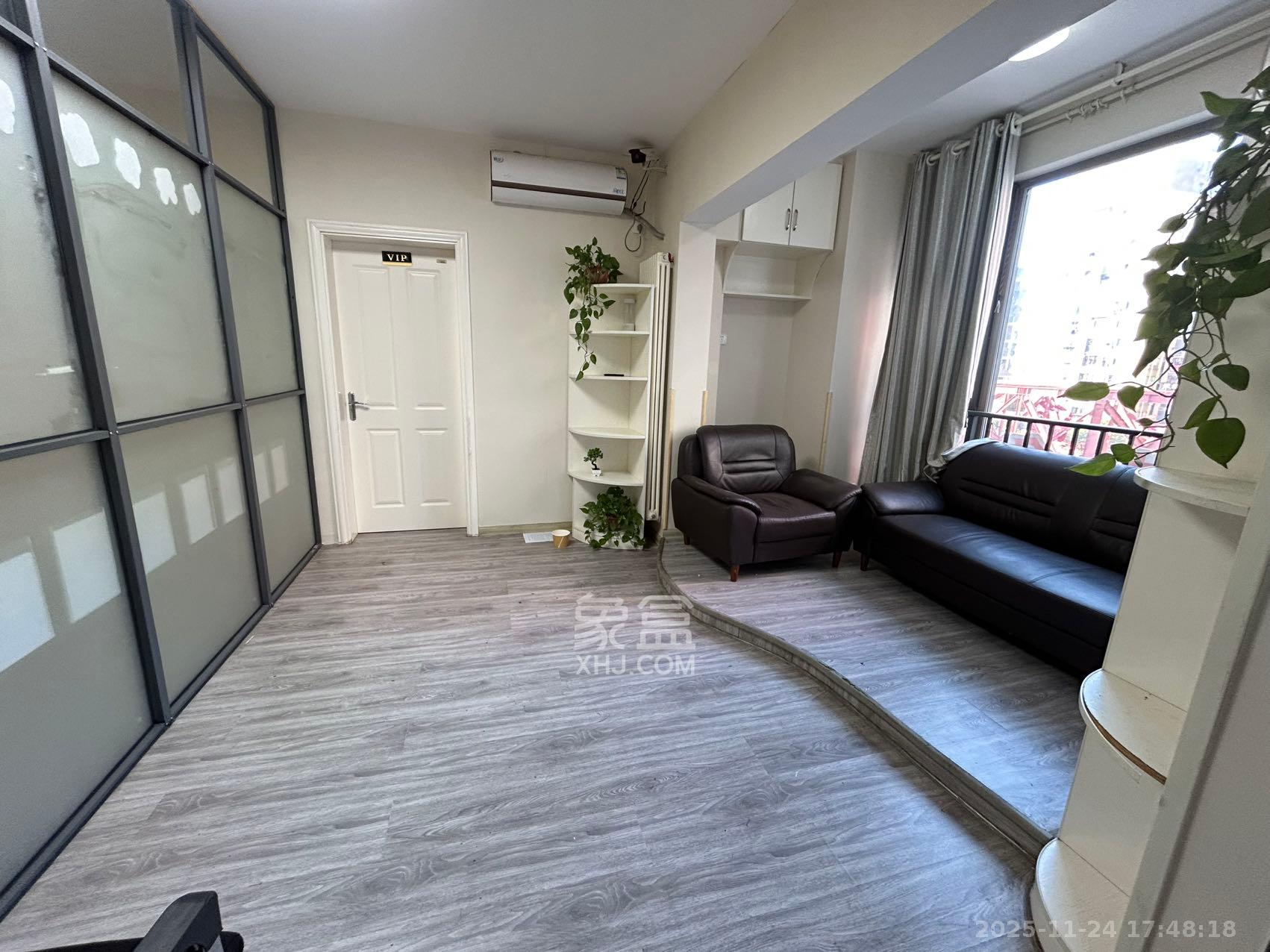 怡海星城  3室2厅1卫    4500.0元/月室内图