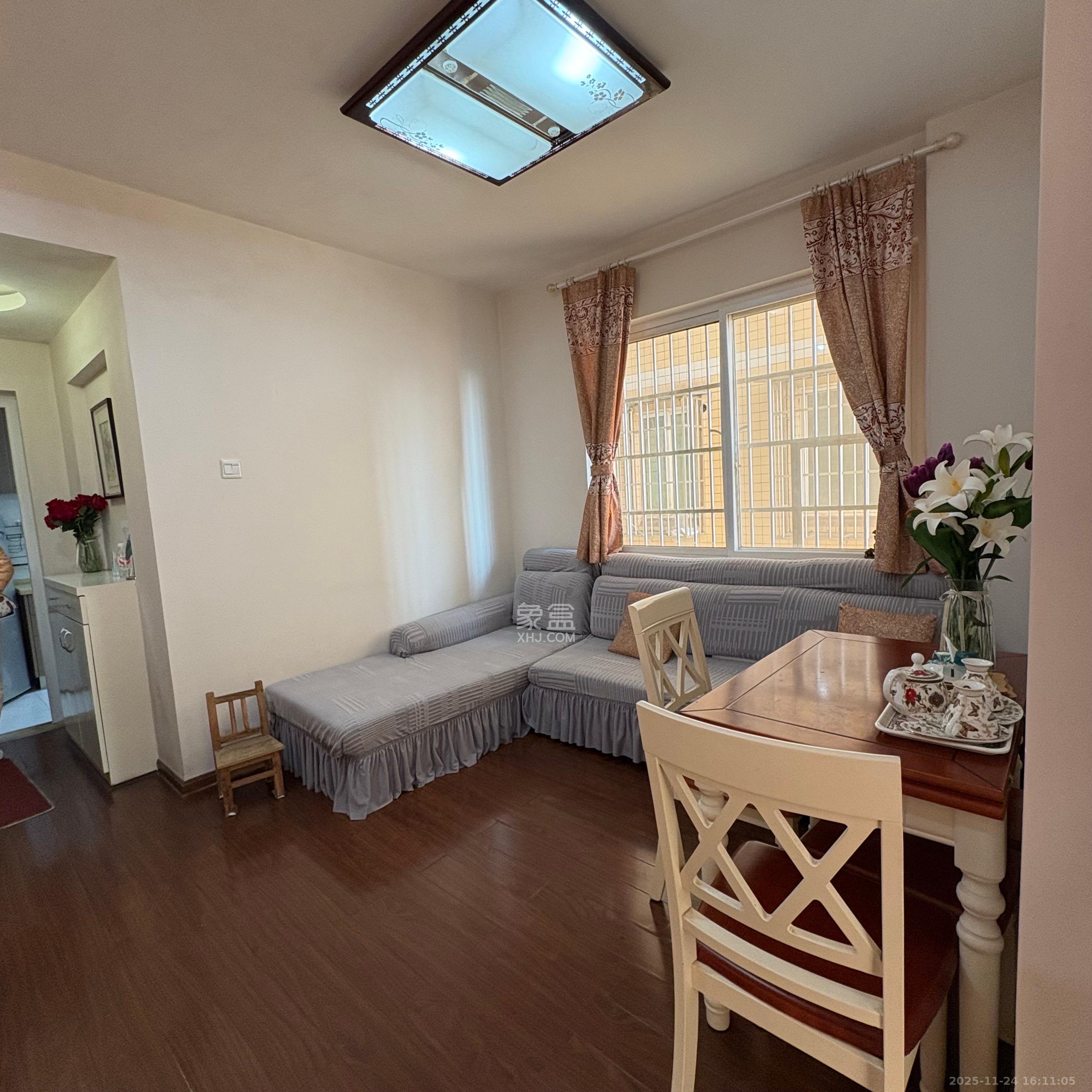 圣力华苑 1室1厅1卫 1100.0元/月 圣力华苑 1室1厅1卫 1100.0元/月室内图