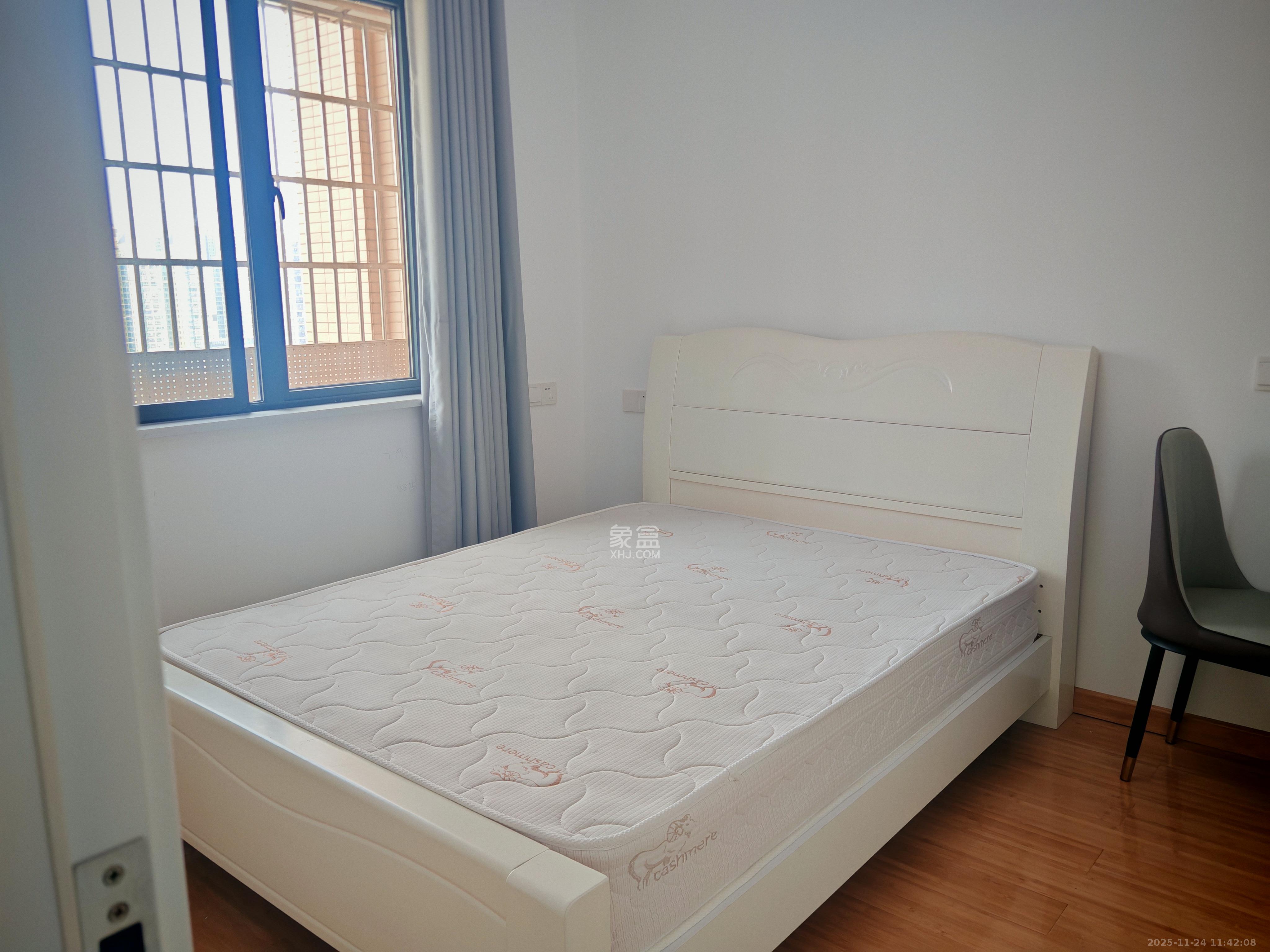 山水新城  3室2厅2卫    2700.0元/月室内图