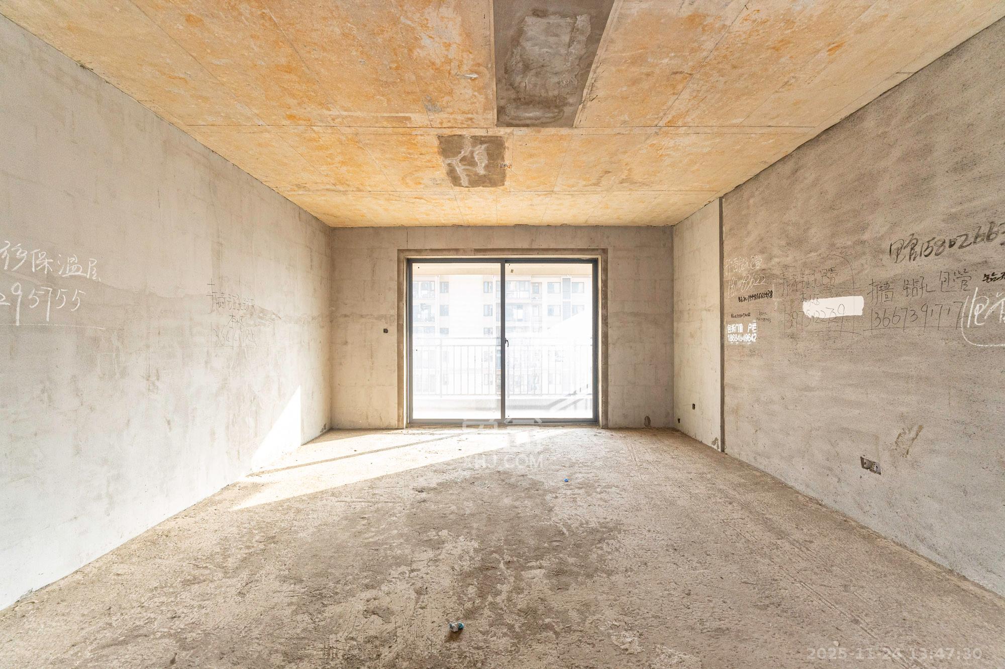 永宏万家里  5室2厅2卫    136.0万