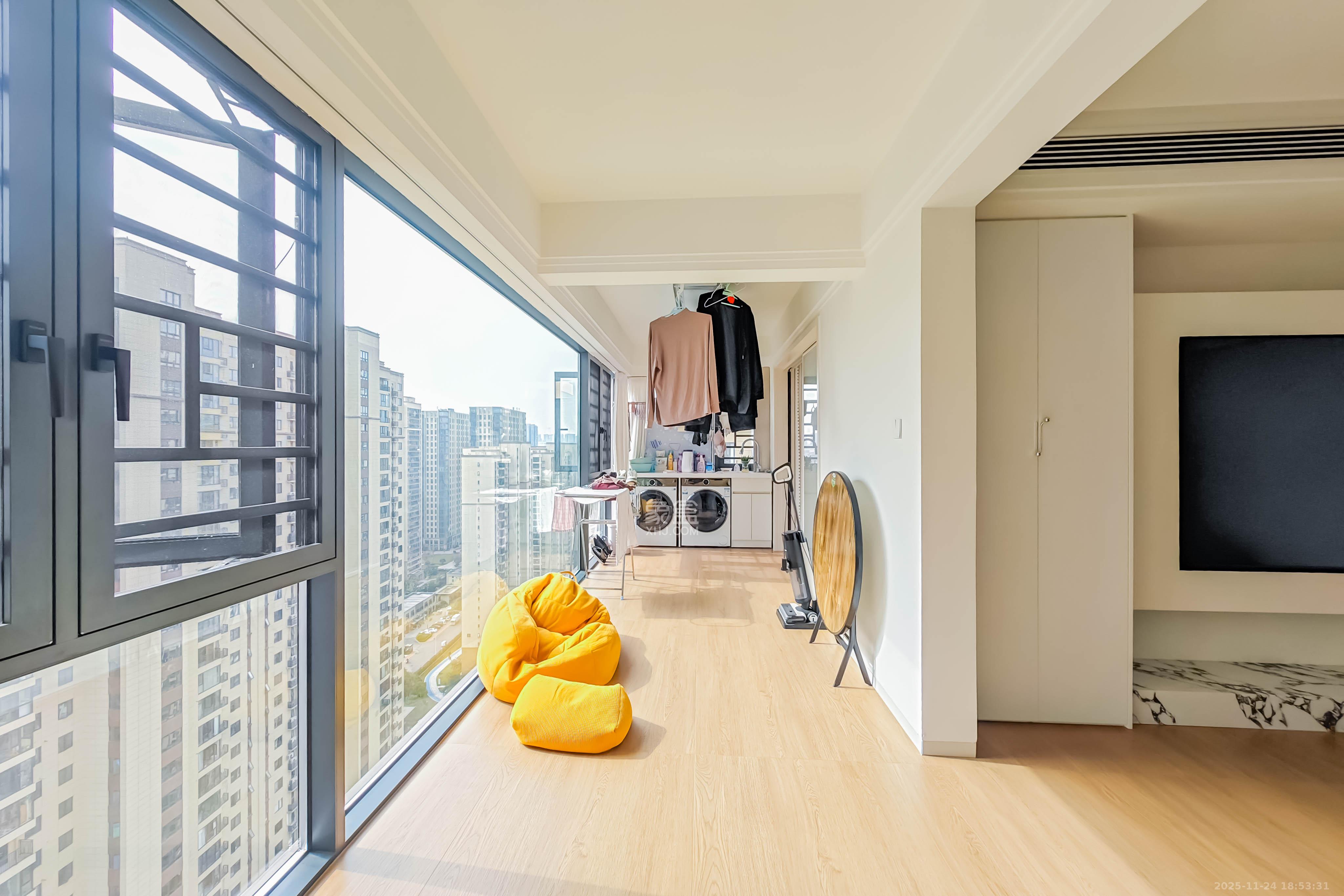 平吉上府 4室2厅2卫 220.0万 平吉上府 4室2厅2卫 220.0万阳台