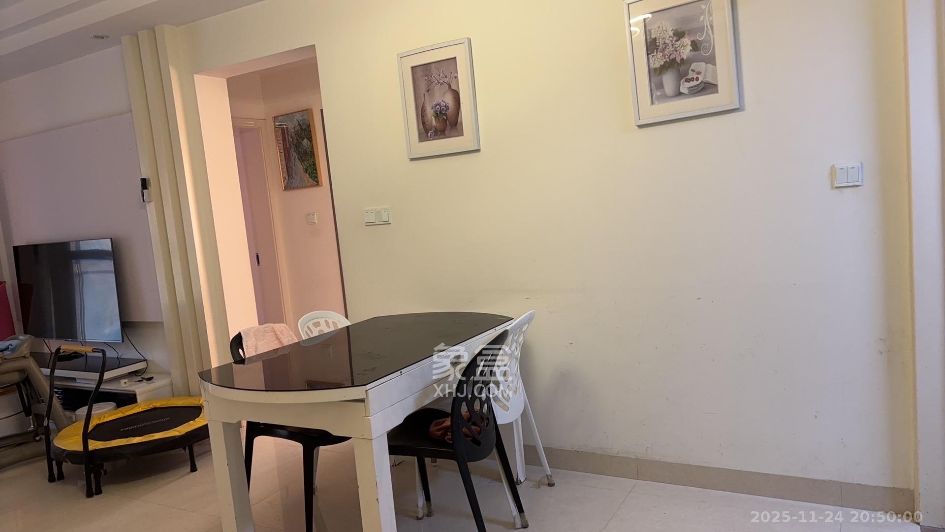 北京御园一二期(国泰嘉园) 1室2厅1卫 2000.0元/月 北京御园一二期(国泰嘉园) 1室2厅1卫 2000.0元/月室内图