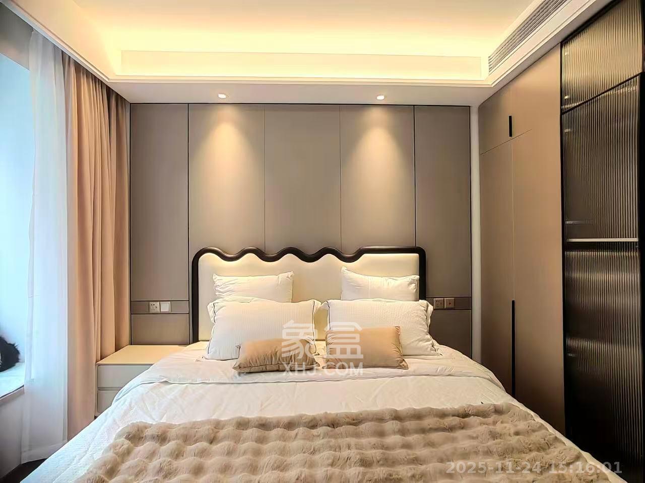 龙湖春江天玺  3室2厅2卫    4500.0元/月室内图