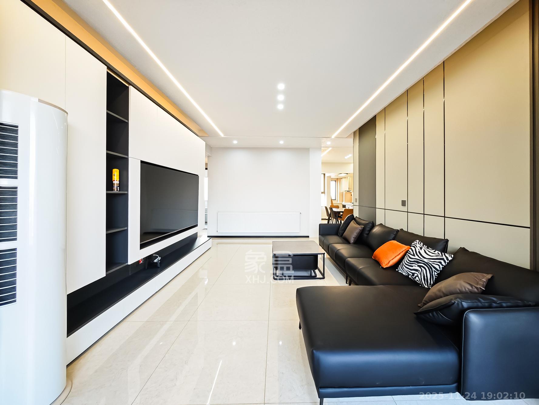 恒大御景天下城三期 3室2厅2卫 110.0万 恒大御景天下城三期 3室2厅2卫 110.0万客厅