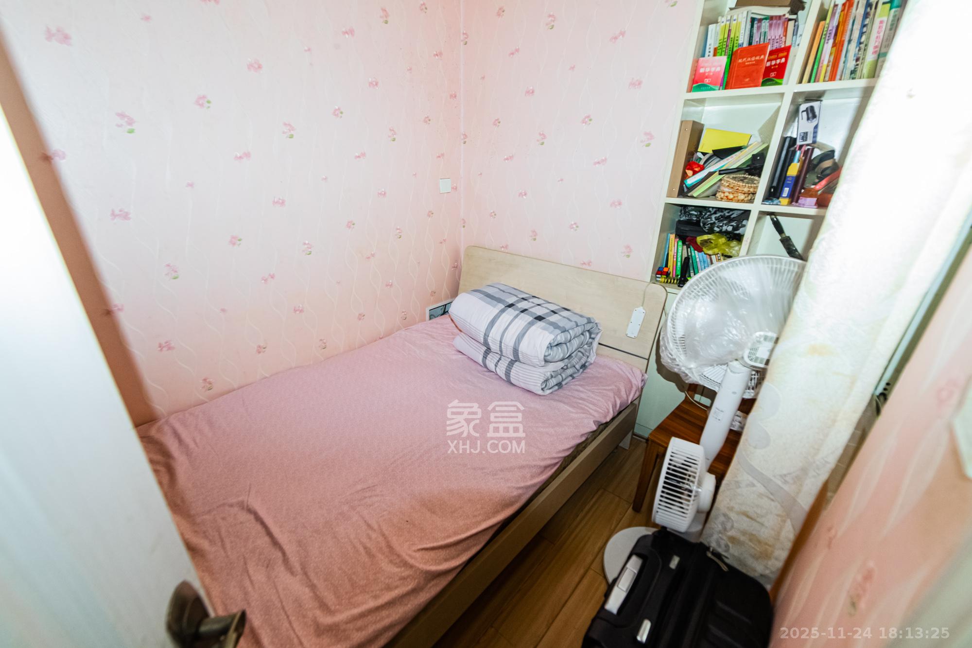 万国城(当代满庭春MOMA)二期 2室2厅1卫 62.8万 万国城(当代满庭春MOMA)二期 2室2厅1卫 62.8万卧室