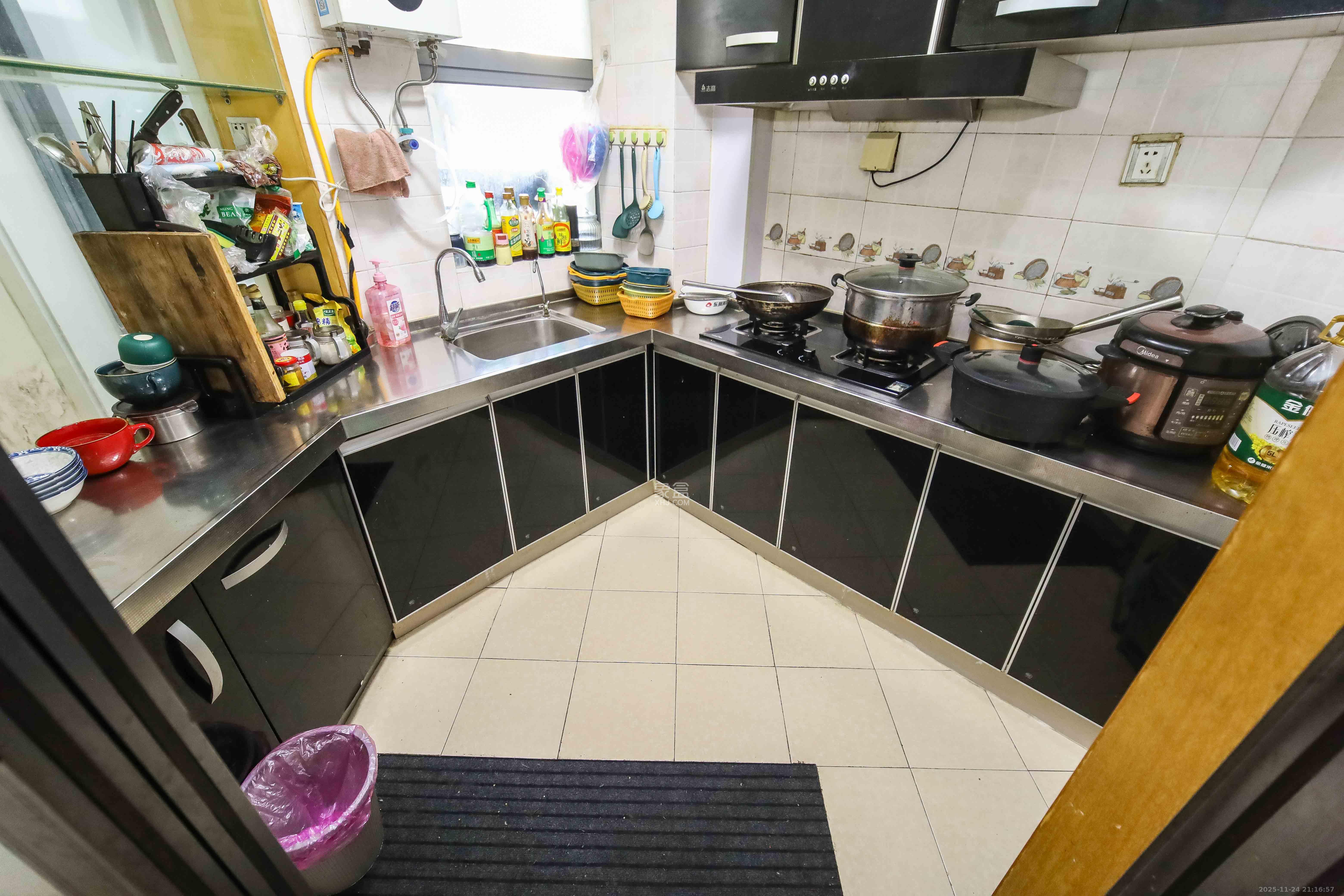 银港水晶城 2室2厅1卫 62.8万 银港水晶城 2室2厅1卫 62.8万厨房