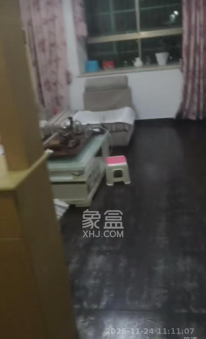 金桂小区一期  3室2厅2卫    2000.0元/月室内图