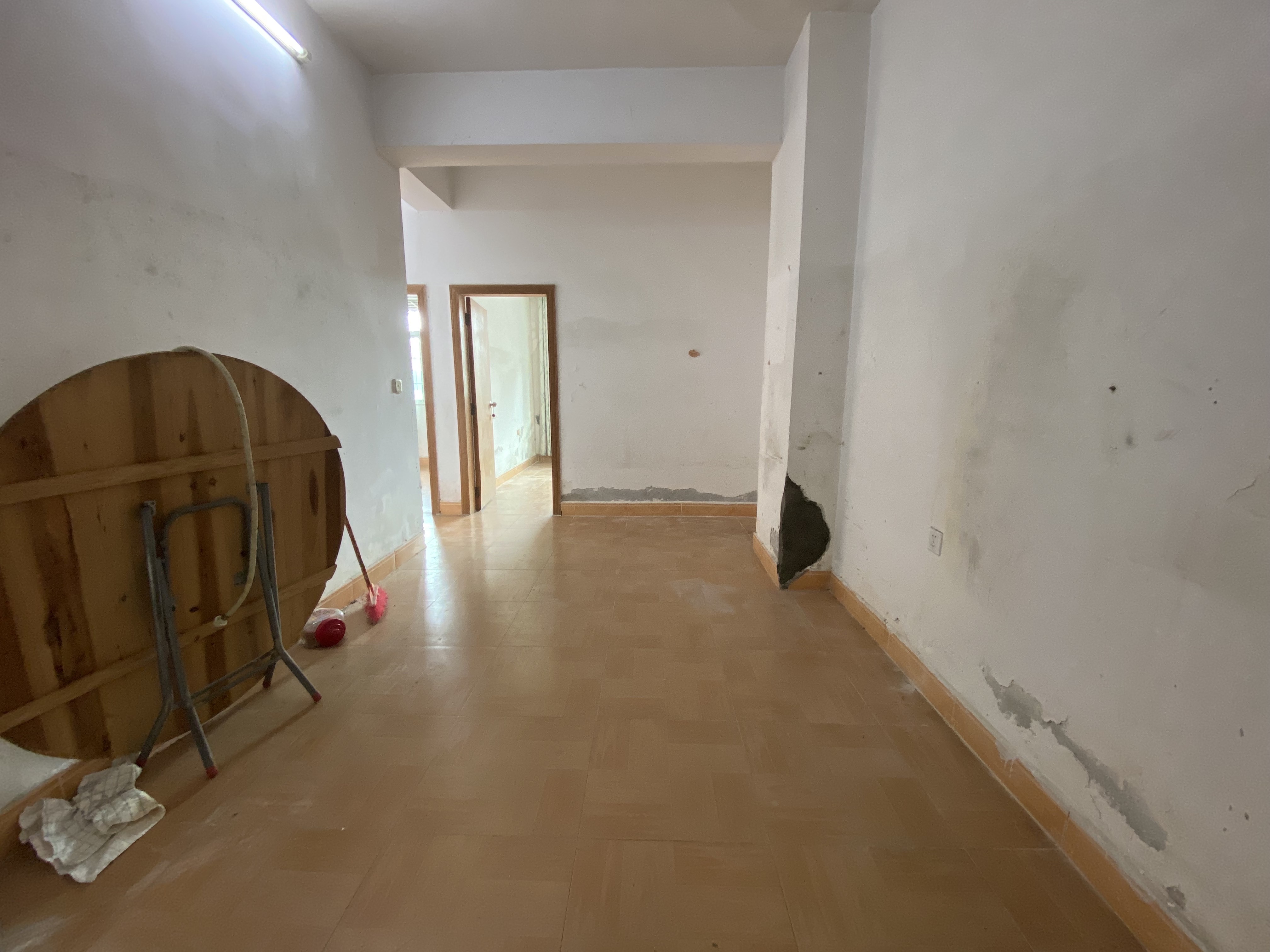 富骅大厦 3室2厅2卫 73.0万 富骅大厦 3室2厅2卫 73.0万客厅