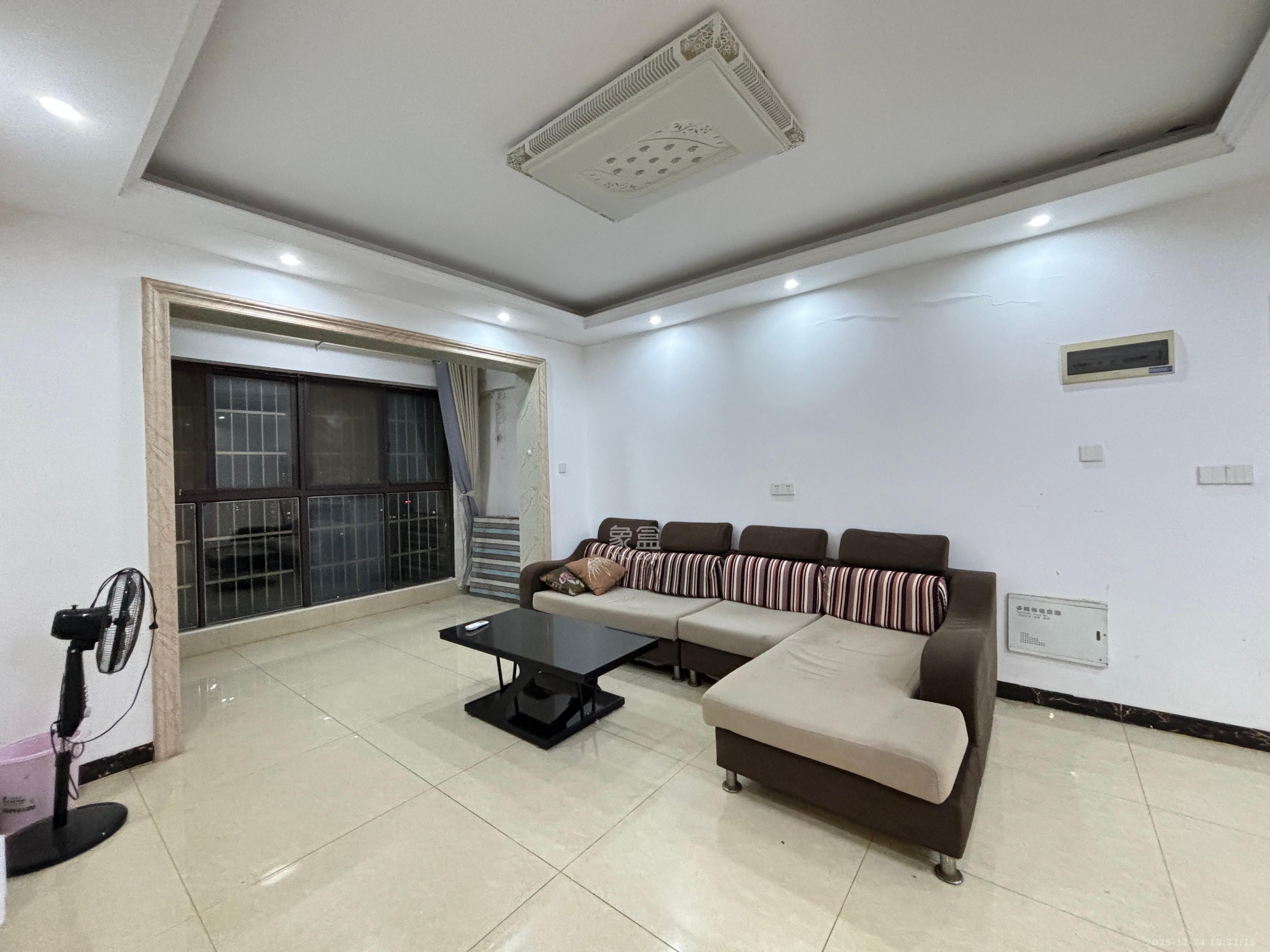 湖南报业文化城（米地亚家园）  3室2厅1卫    1900.0元/月室内图