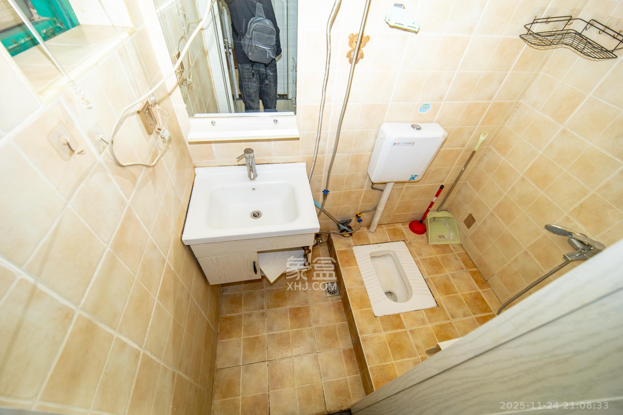 明城公寓 2室2厅1卫 26.8万 明城公寓 2室2厅1卫 26.8万卫生间