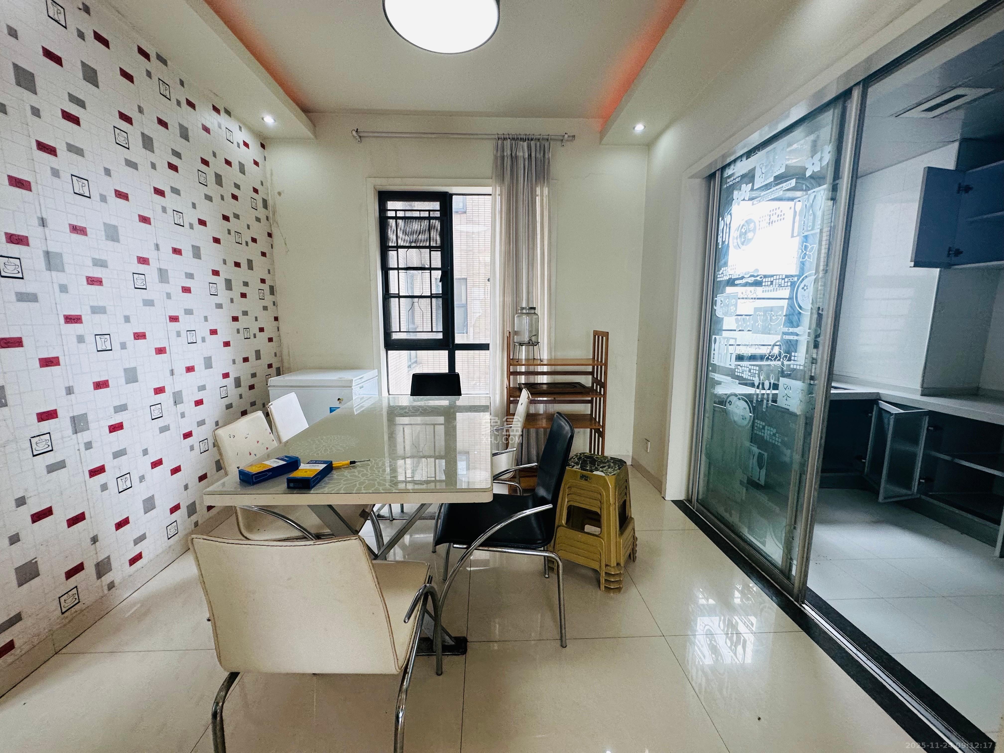 尚东紫郡 3室1厅1卫 2500.0元/月 尚东紫郡 3室1厅1卫 2500.0元/月室内图