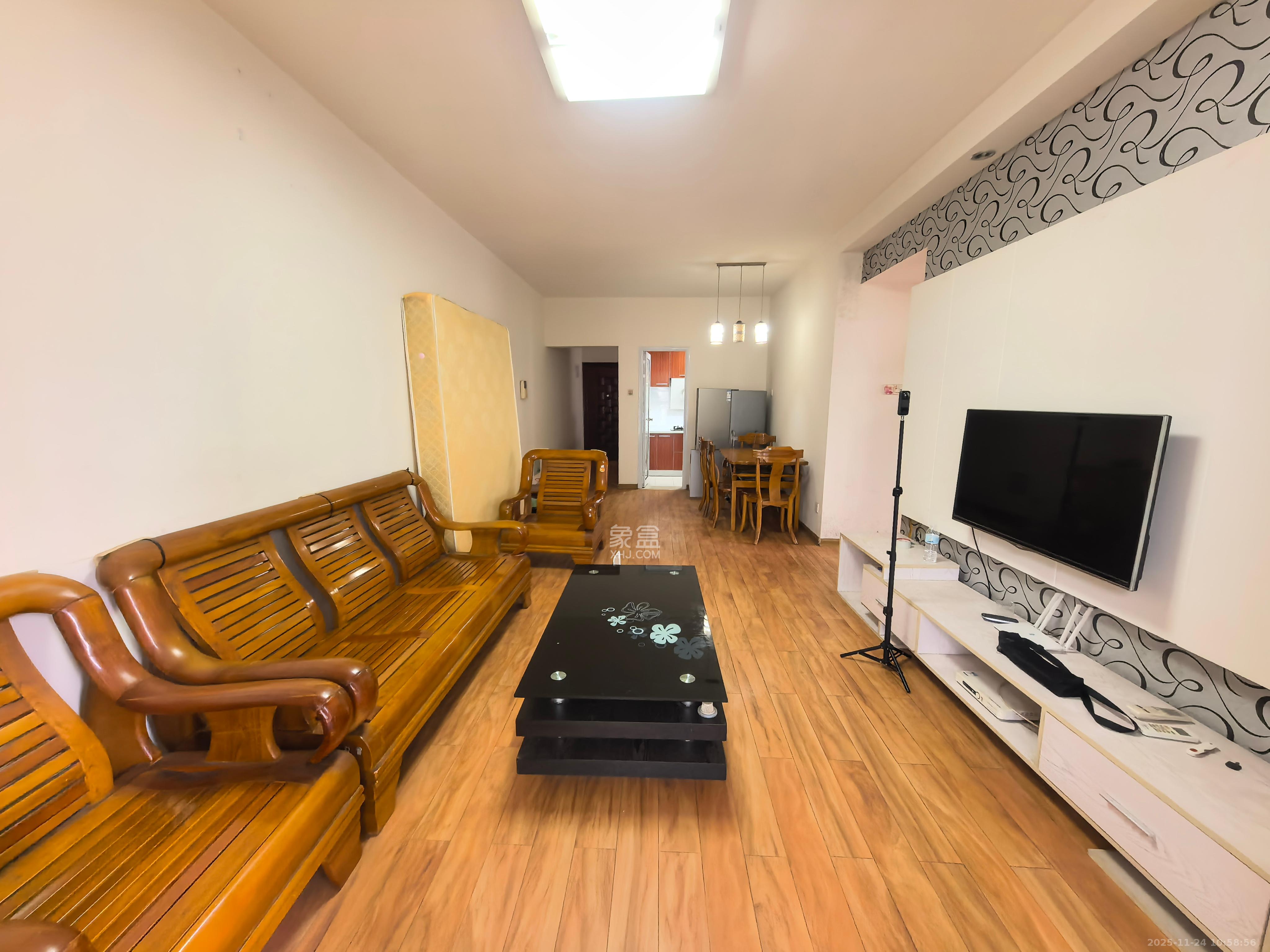 高鑫麓城 2室2厅1卫 2200.0元/月 高鑫麓城 2室2厅1卫 2200.0元/月室内图