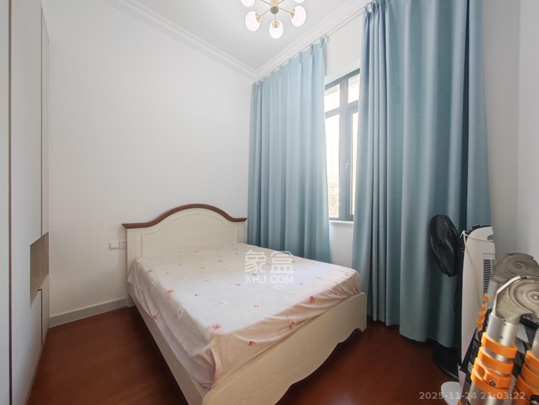 恒大上林苑  4室2厅2卫    140.0万卧室