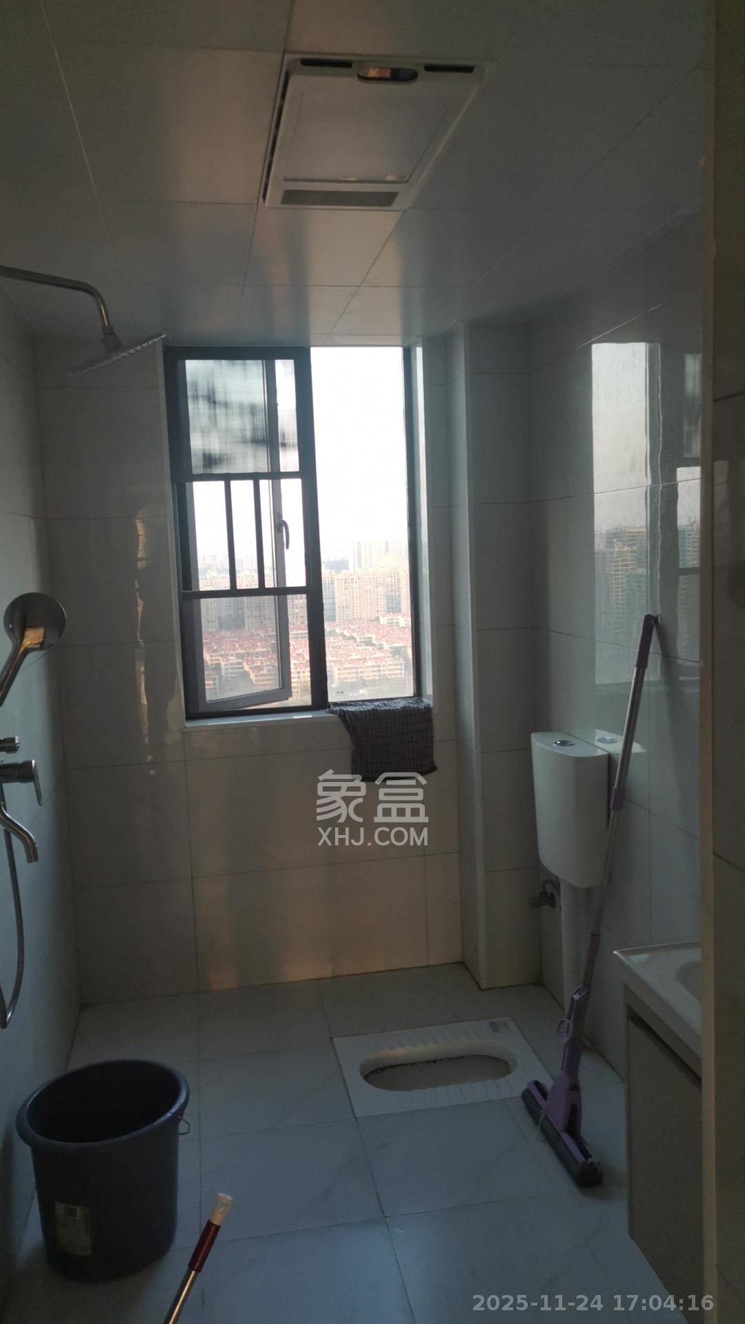 富春山 4室2厅2卫 3000.0元/月 富春山 4室2厅2卫 3000.0元/月室内图