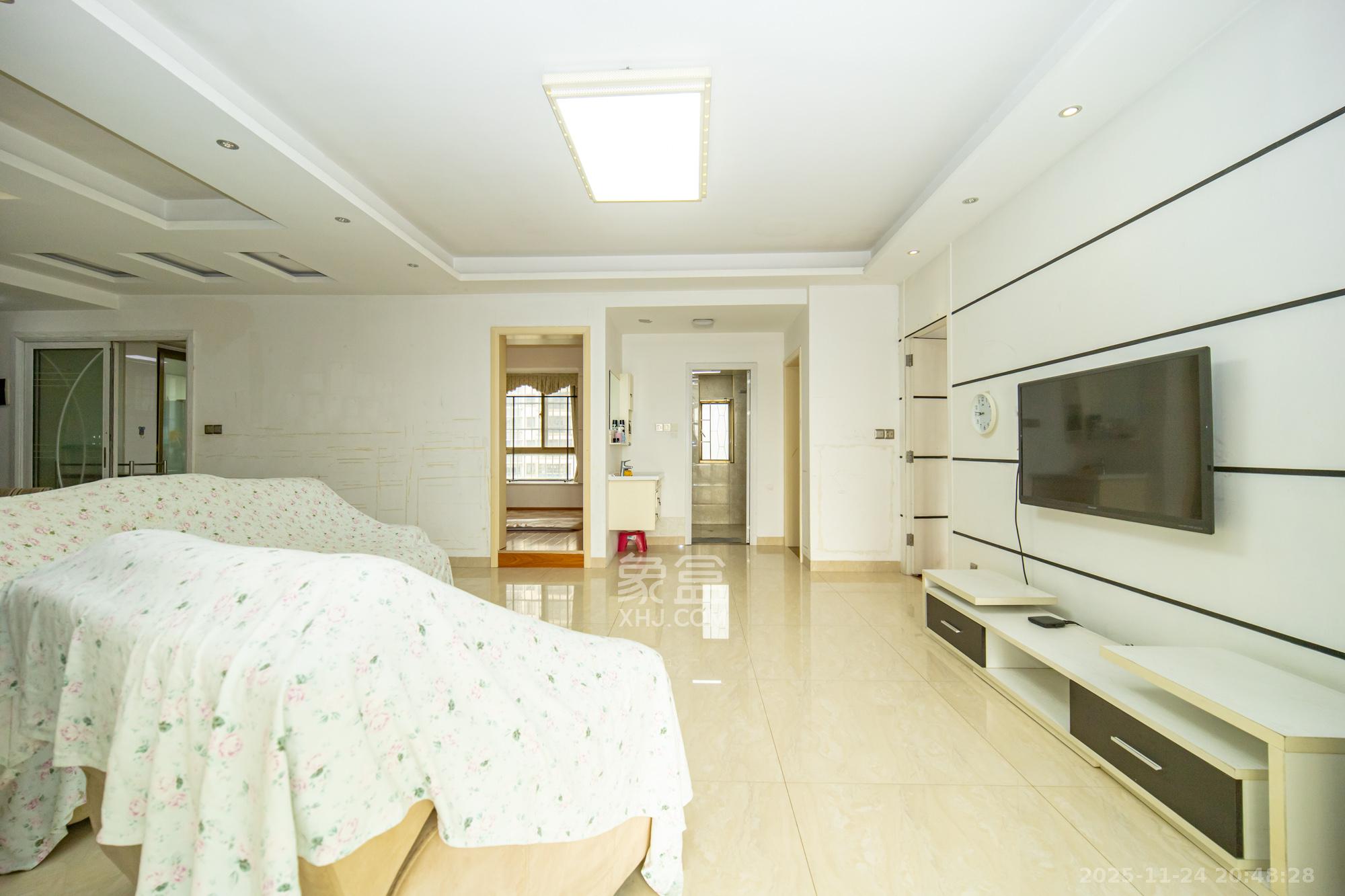 碧桂园威尼斯城 3室2厅2卫 68.0万 碧桂园威尼斯城 3室2厅2卫 68.0万客厅