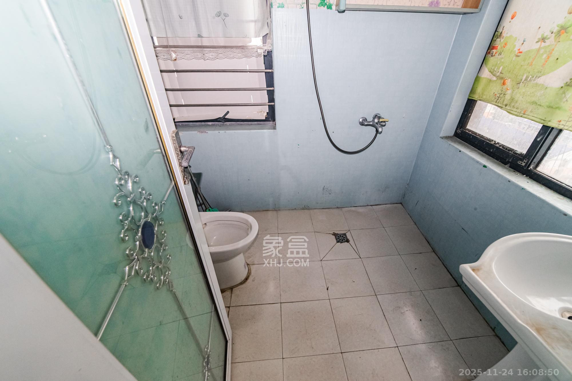 湘江世纪城咏江苑 3室2厅2卫 91.0万 湘江世纪城咏江苑 3室2厅2卫 91.0万卫生间