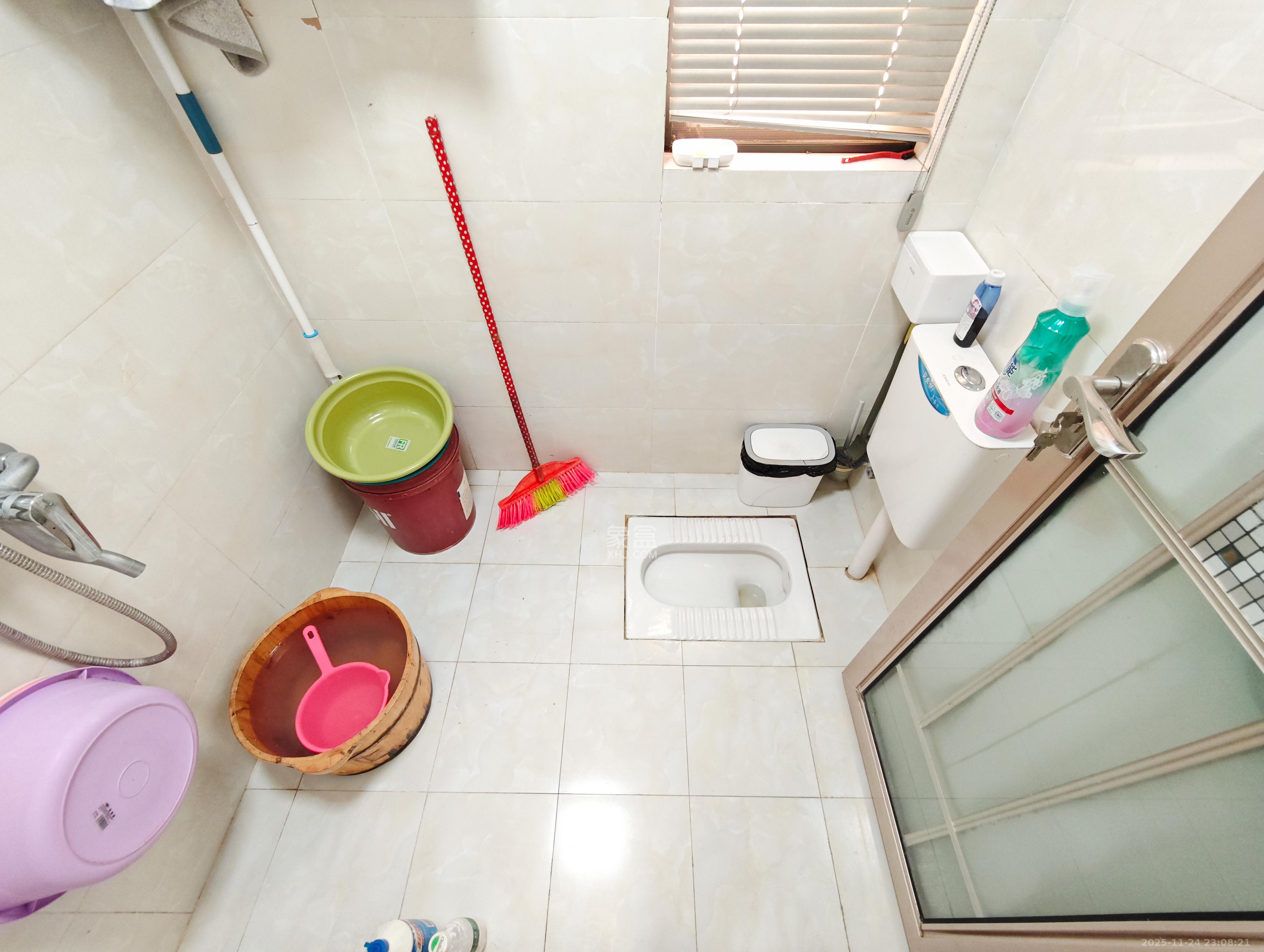 保利城(中航城国际社区、郡原美村) 4室2厅1卫 76.0万 保利城(中航城国际社区、郡原美村) 4室2厅1卫 76.0万卫生间