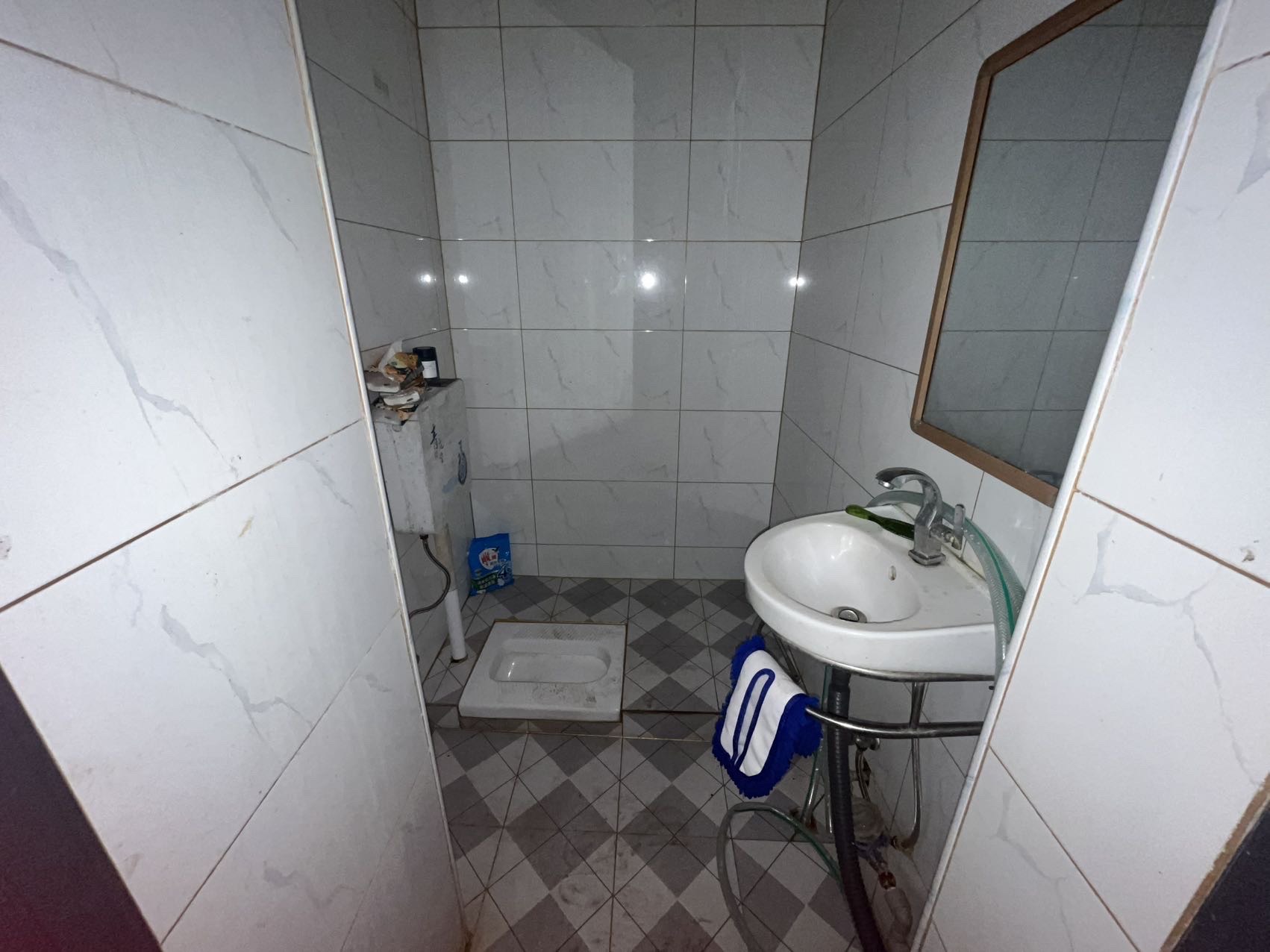 绿岛花苑  1室1厅1卫    36.8万客厅