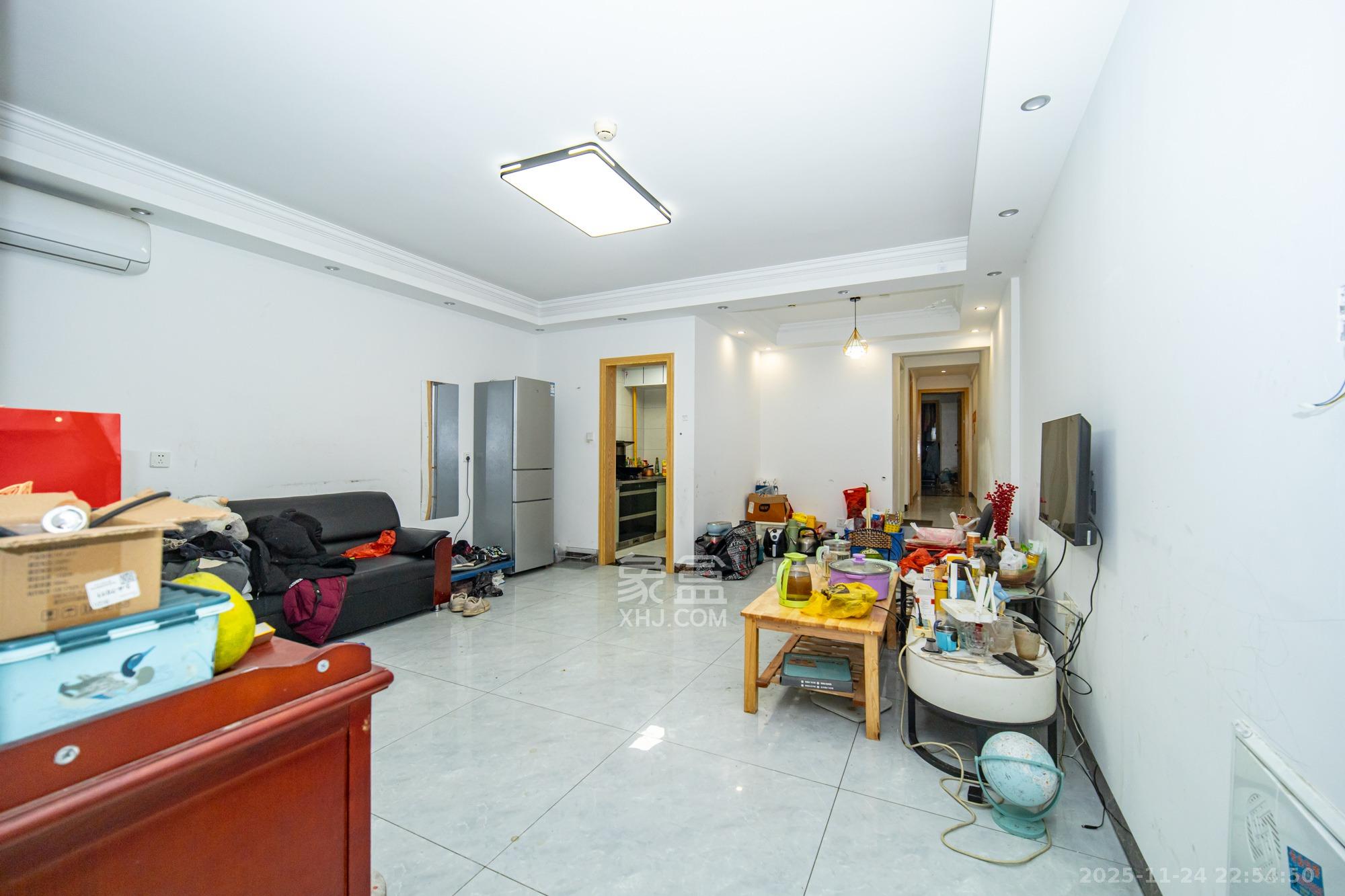 新长海广场 1室2厅1卫 40.0万 新长海广场 1室2厅1卫 40.0万客厅