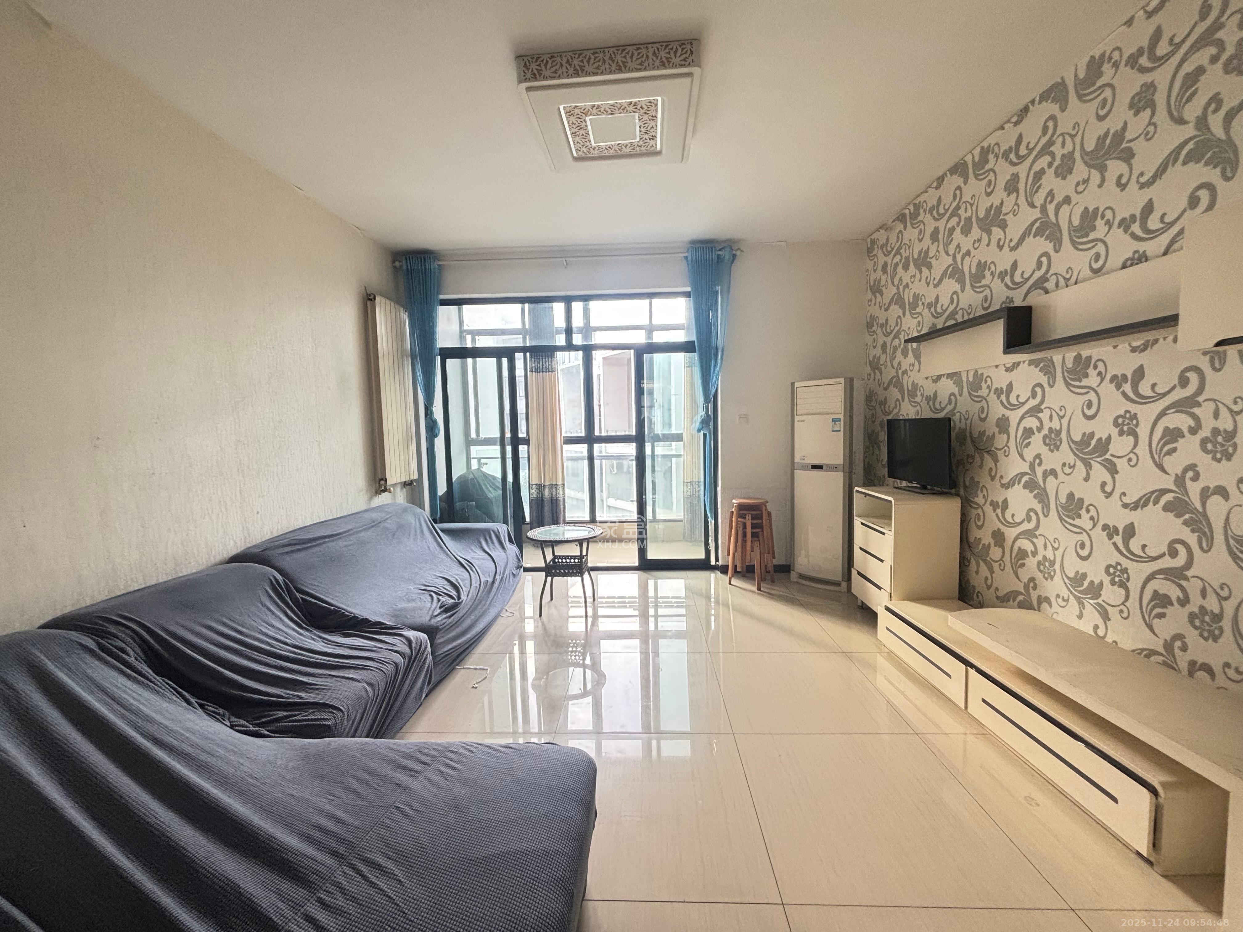 阳光100三期  3室2厅2卫    2800.0元/月