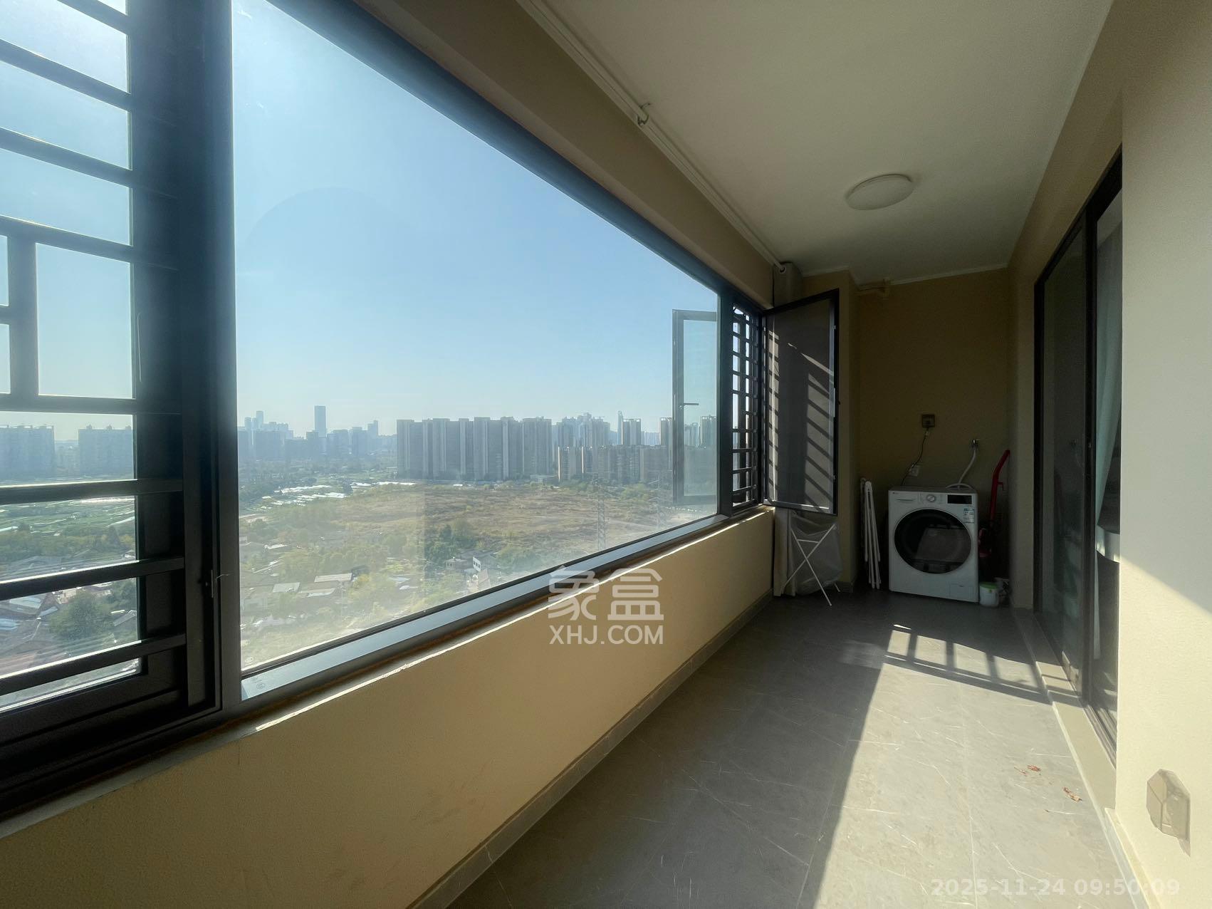 龙湖春江天玺 3室2厅1卫 4000.0元/月 龙湖春江天玺 3室2厅1卫 4000.0元/月室内图