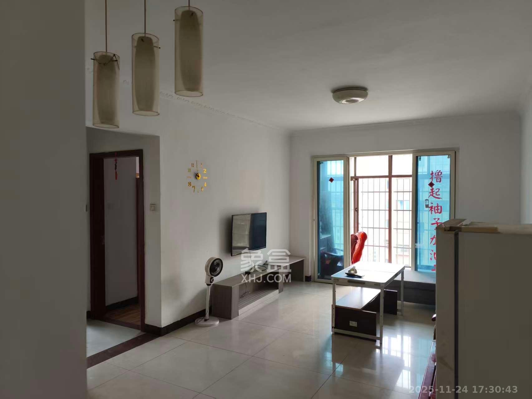 盛地春天里 1室2厅1卫 1300.0元/月 盛地春天里 1室2厅1卫 1300.0元/月室内图