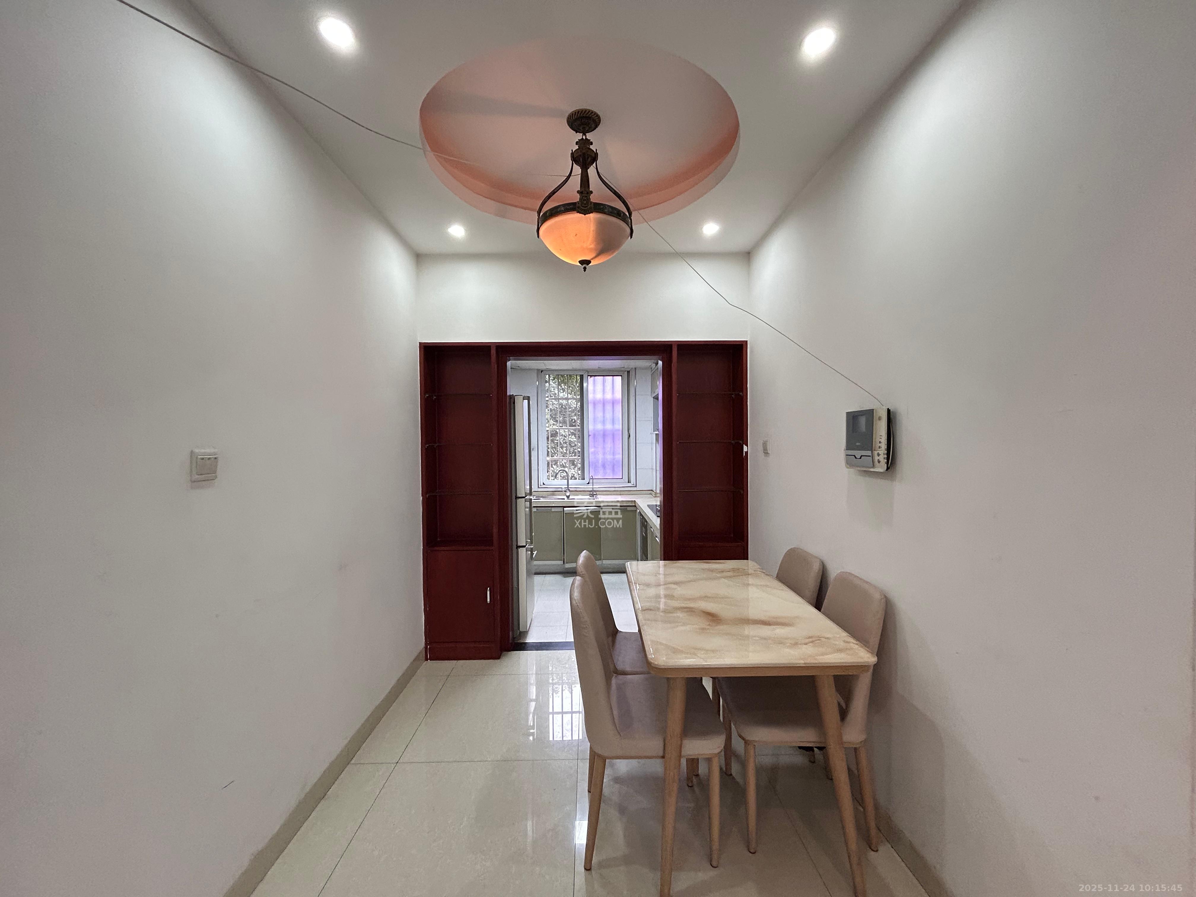 山水湾 2室2厅1卫 1600.0元/月 山水湾 2室2厅1卫 1600.0元/月室内图