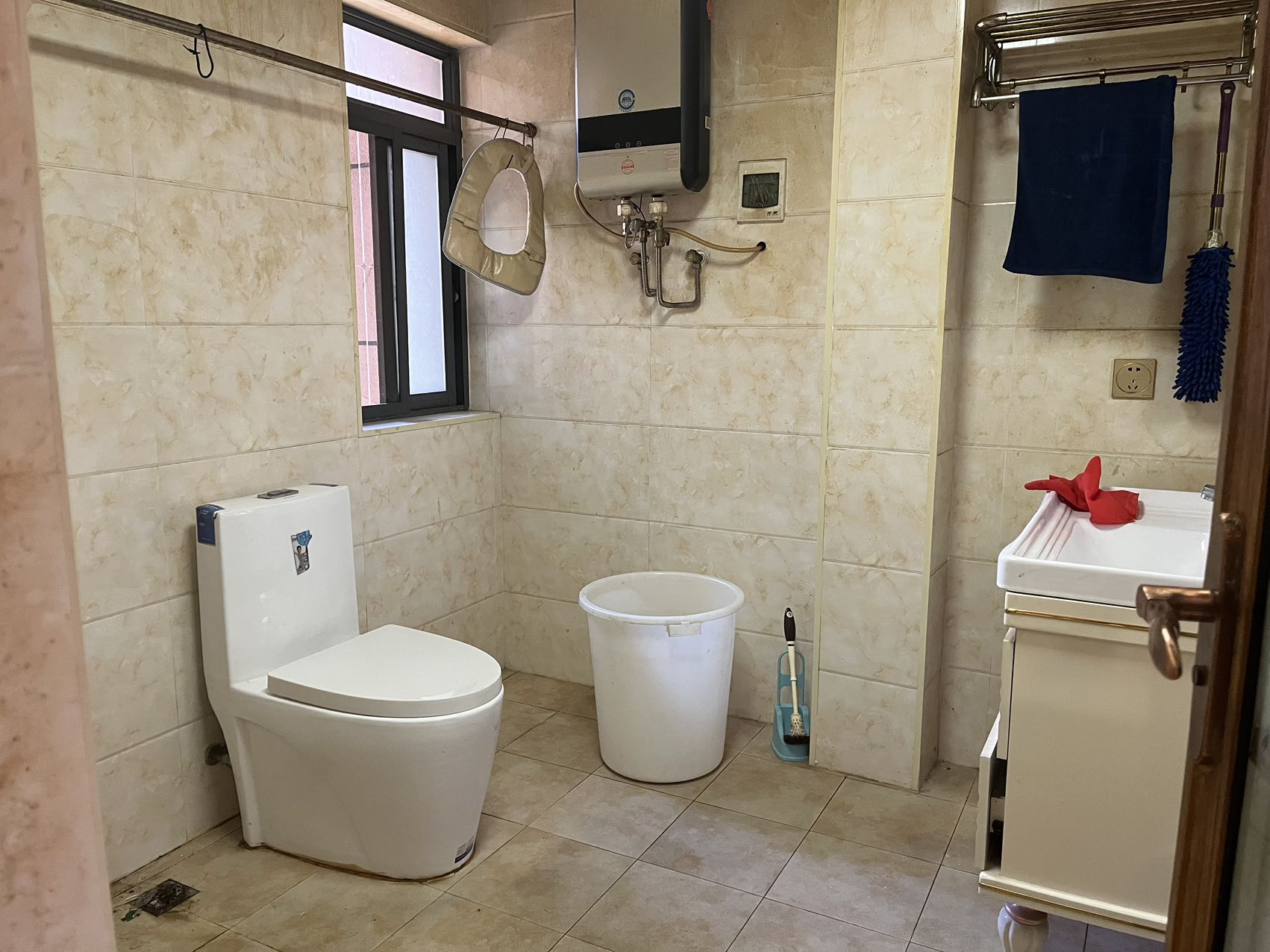 华府世家 3室2厅2卫 1800.0元/月 华府世家 3室2厅2卫 1800.0元/月室内图