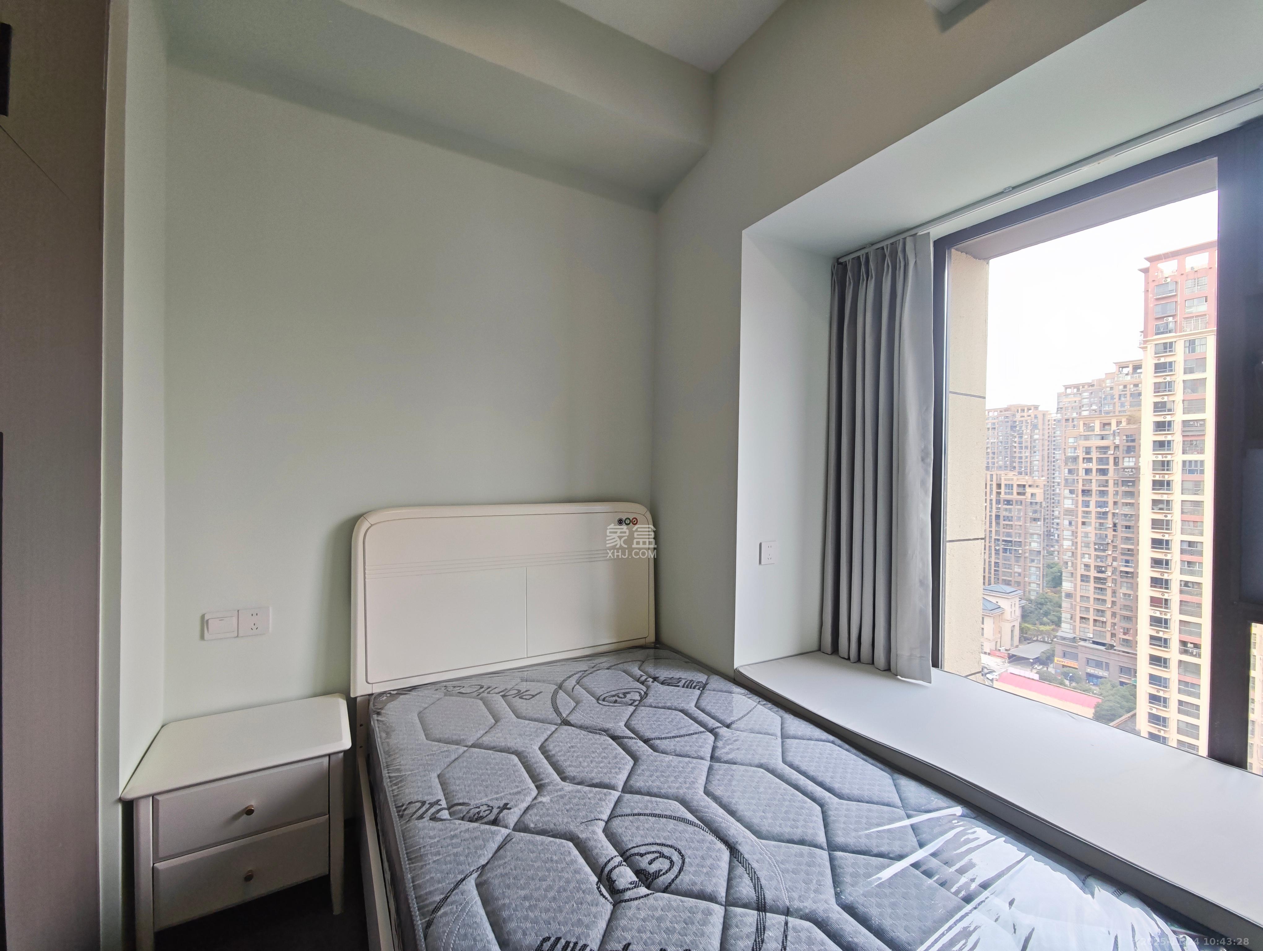 南益名士豪庭  2室1厅1卫    2500.0元/月室内图