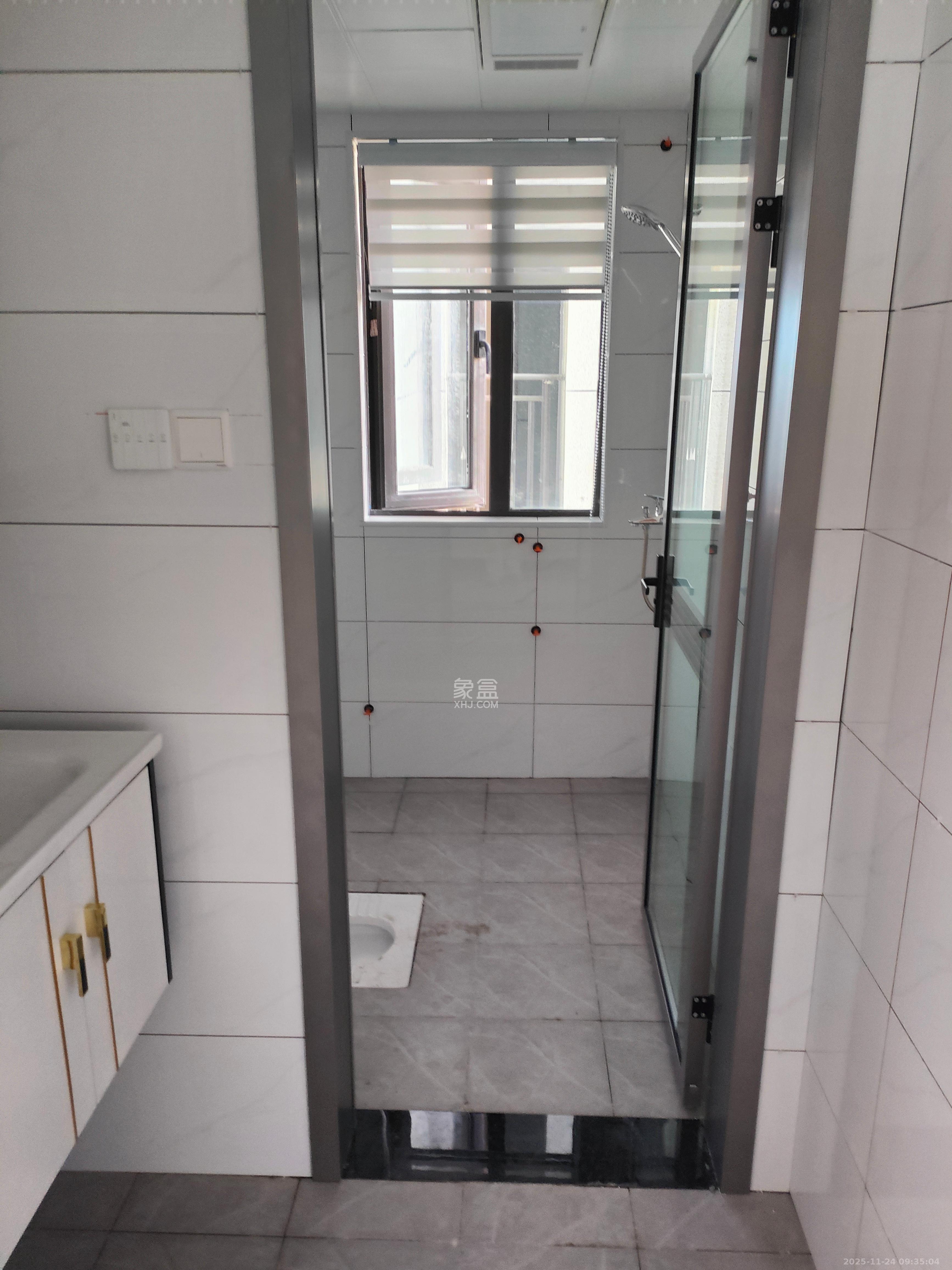 阳光城尚东湾悦江府 3室1厅1卫 2600.0元/月 阳光城尚东湾悦江府 3室1厅1卫 2600.0元/月室内图