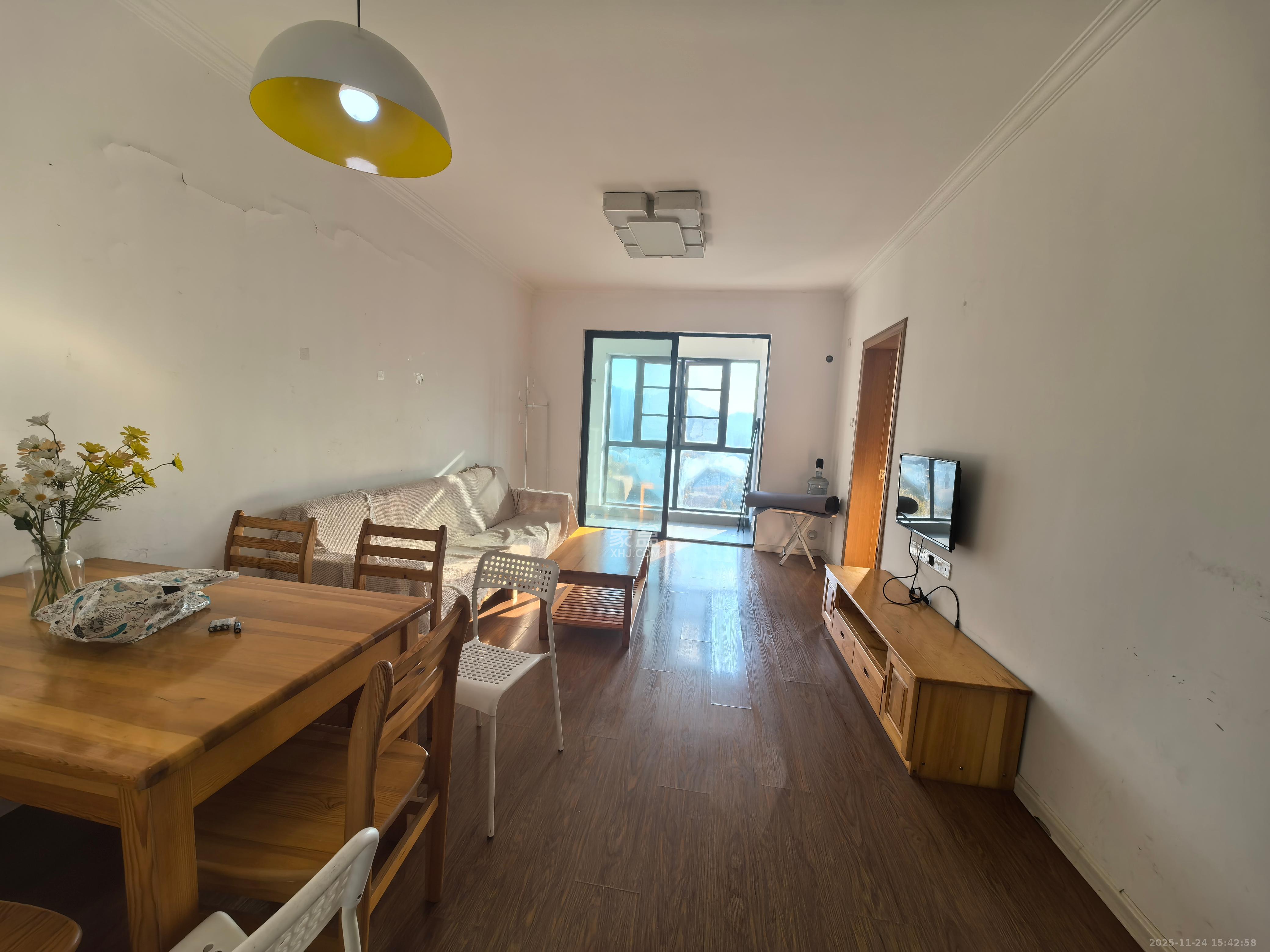 中海梅溪湖壹号  2室1厅1卫    2600.0元/月