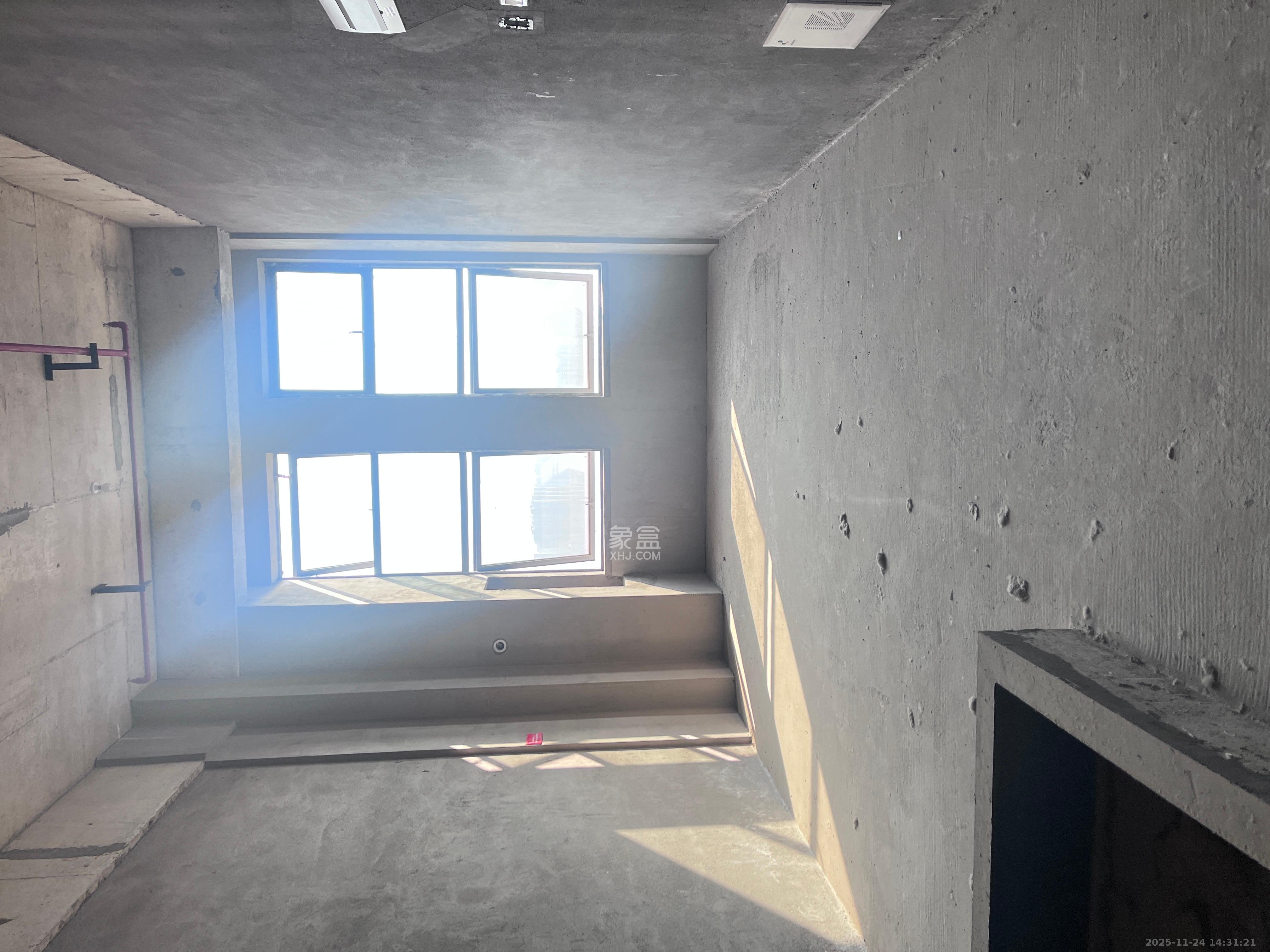 华润置地广场二期  1室1厅1卫    1500.0元/月