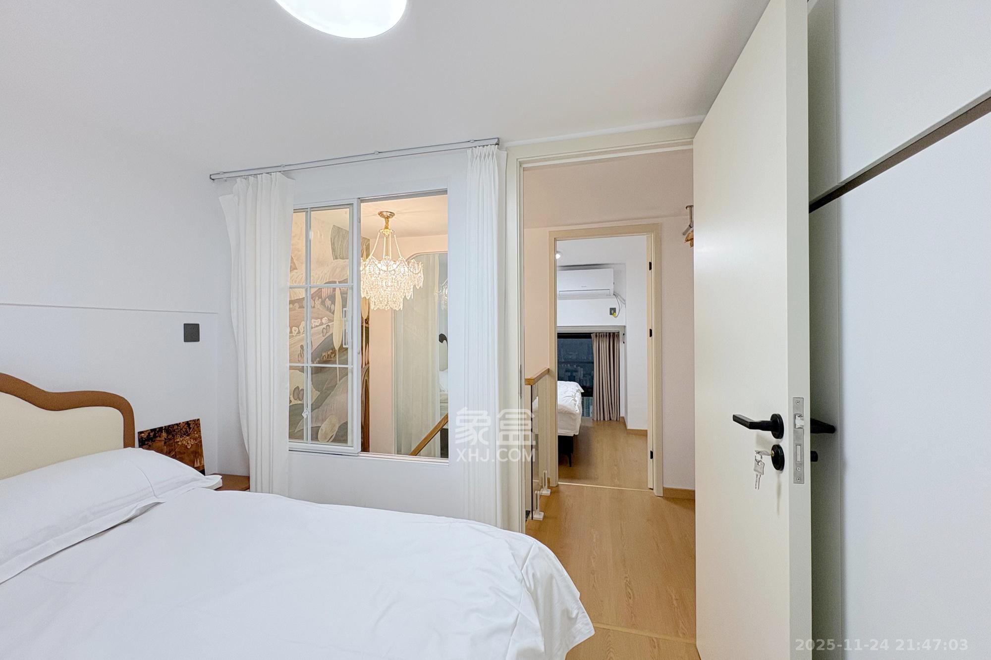 华润置地中心  2室1厅1卫    60.0万卧室