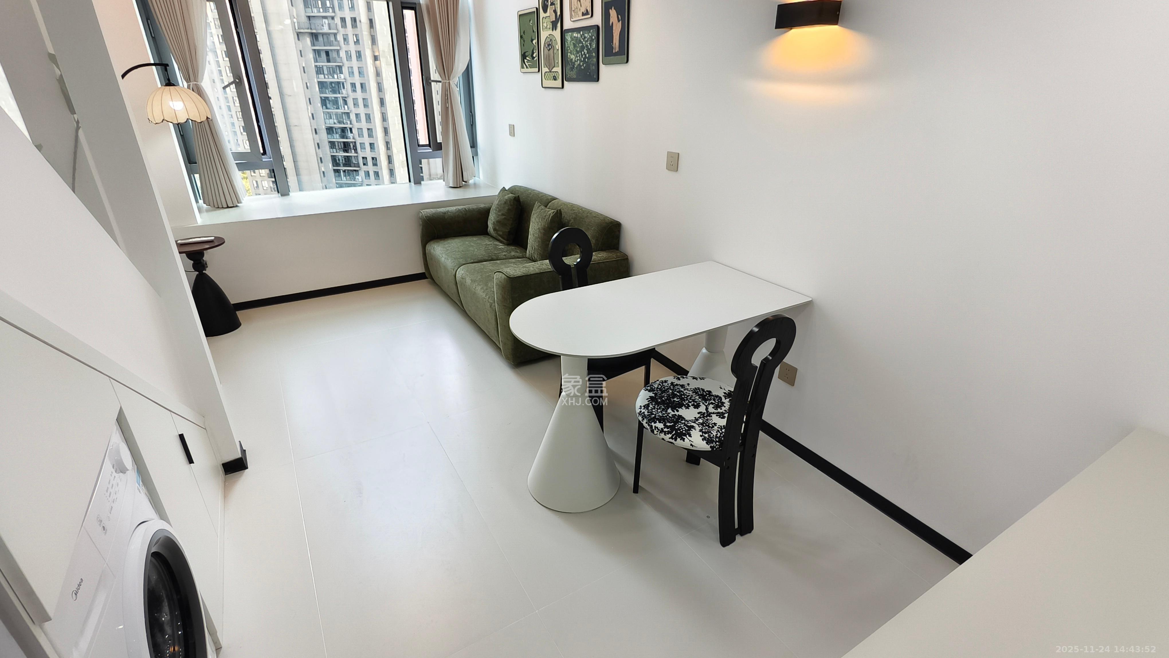 福晟翡翠湾  1室1厅1卫    2200.0元/月