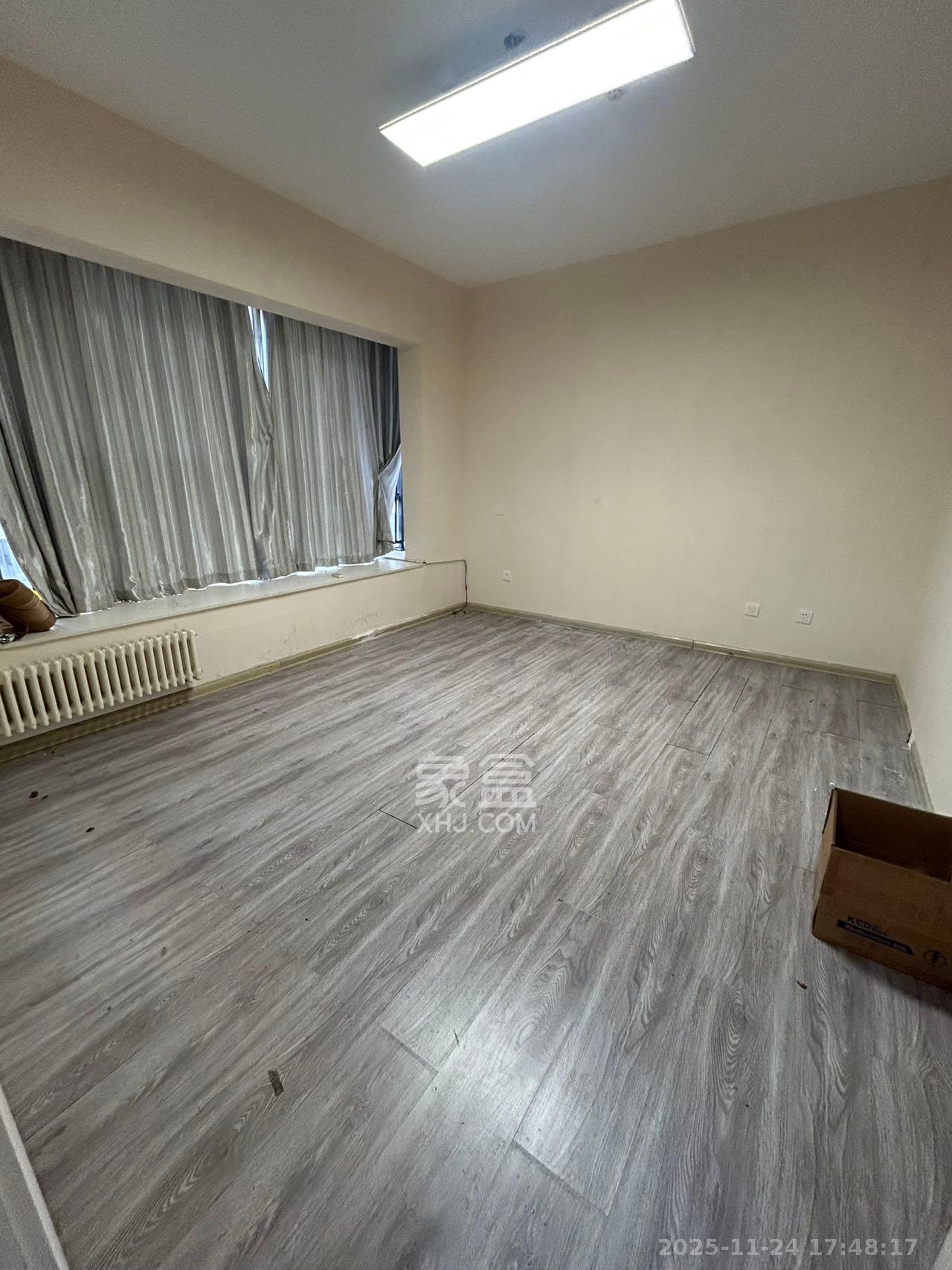 怡海星城  3室2厅1卫    4500.0元/月室内图