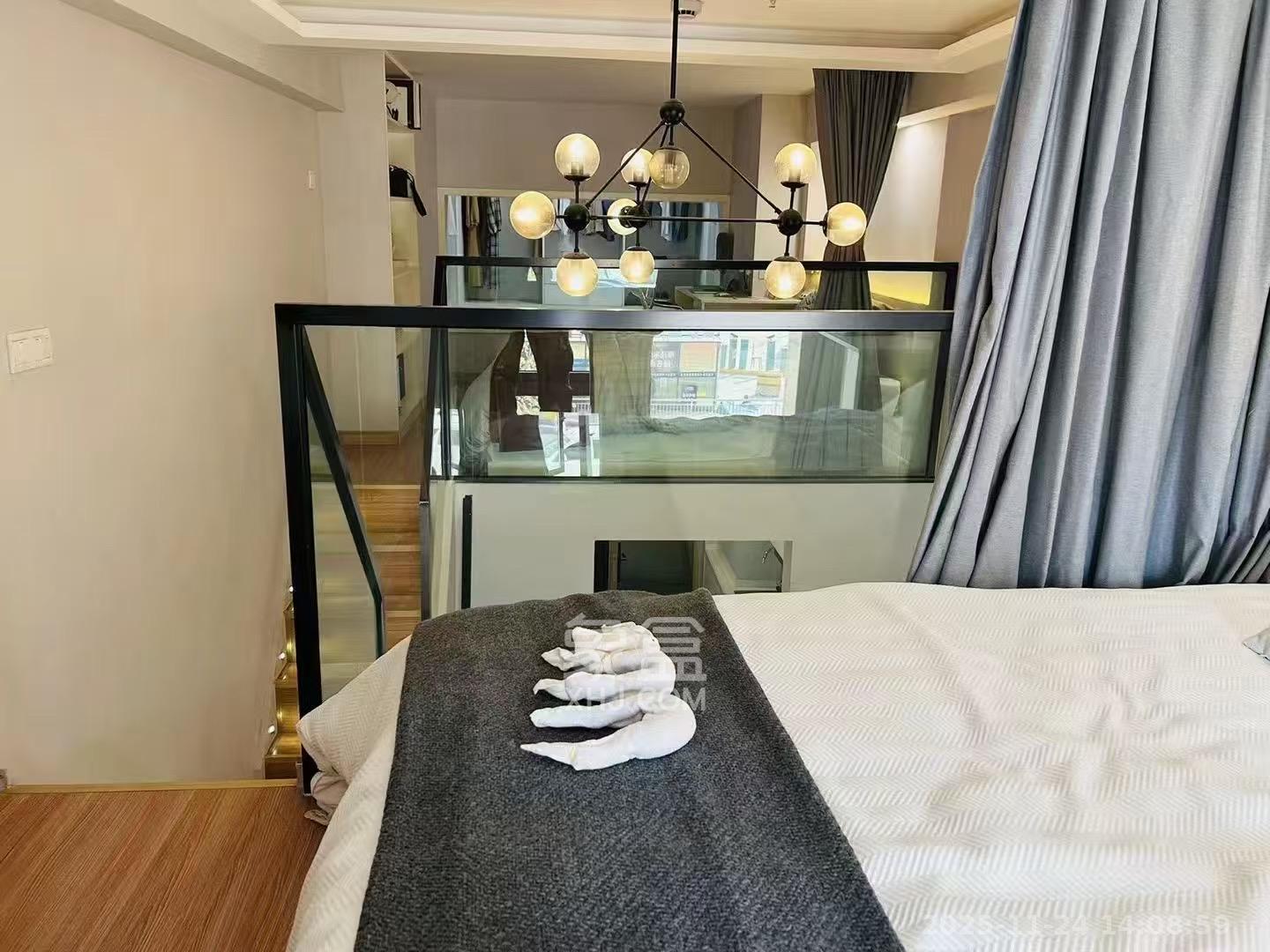 卓越江岸  2室1厅1卫    2000.0元/月室内图