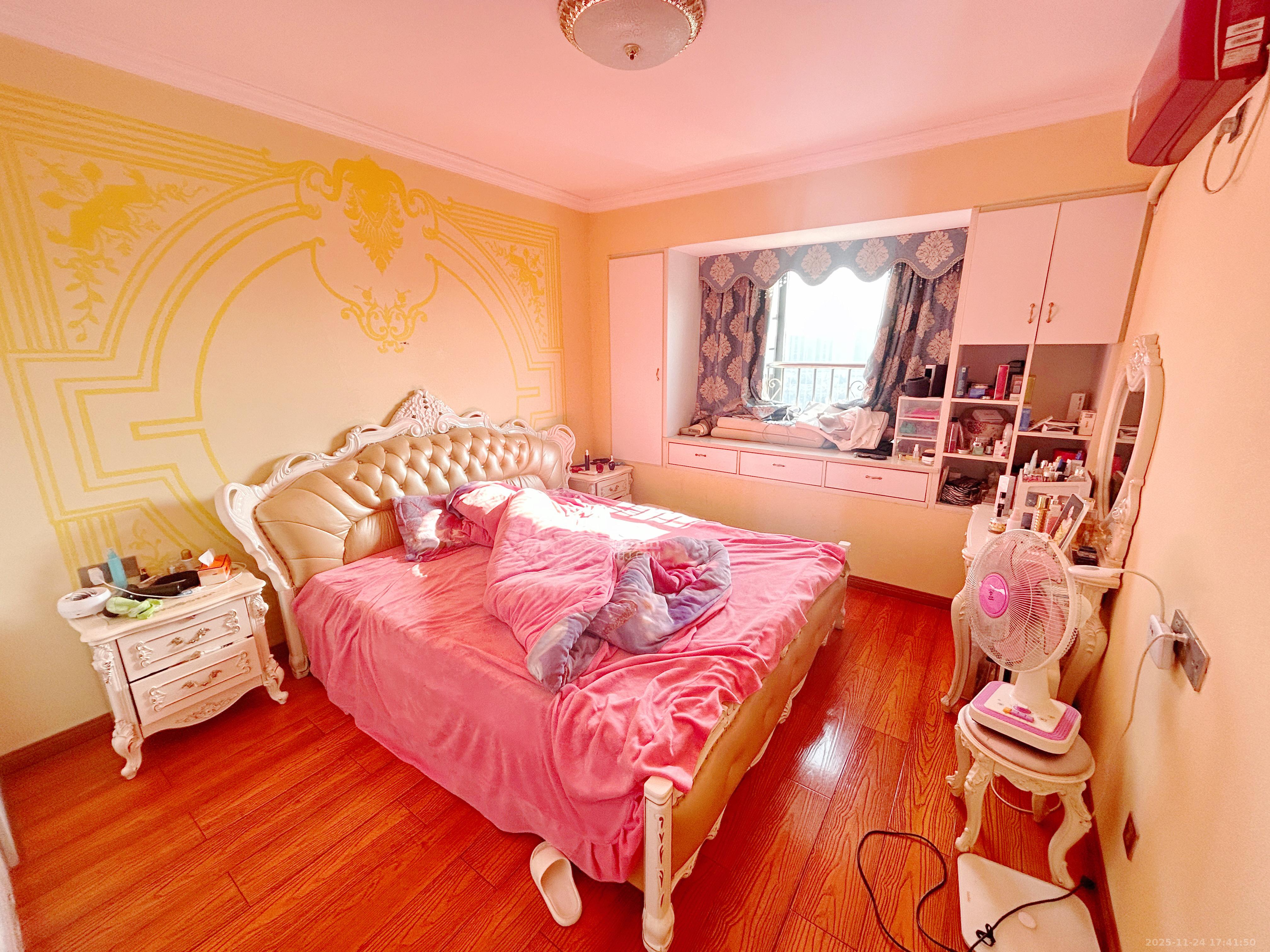 兴旺双铁城  3室2厅2卫    3100.0元/月室内图