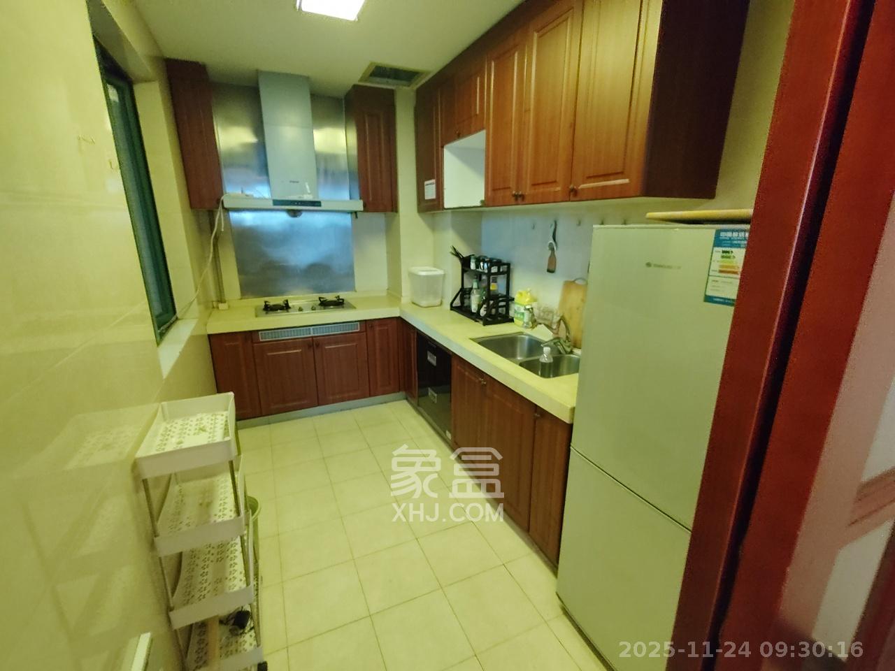 恒大雅苑 3室2厅2卫 2400.0元/月 恒大雅苑 3室2厅2卫 2400.0元/月室内图