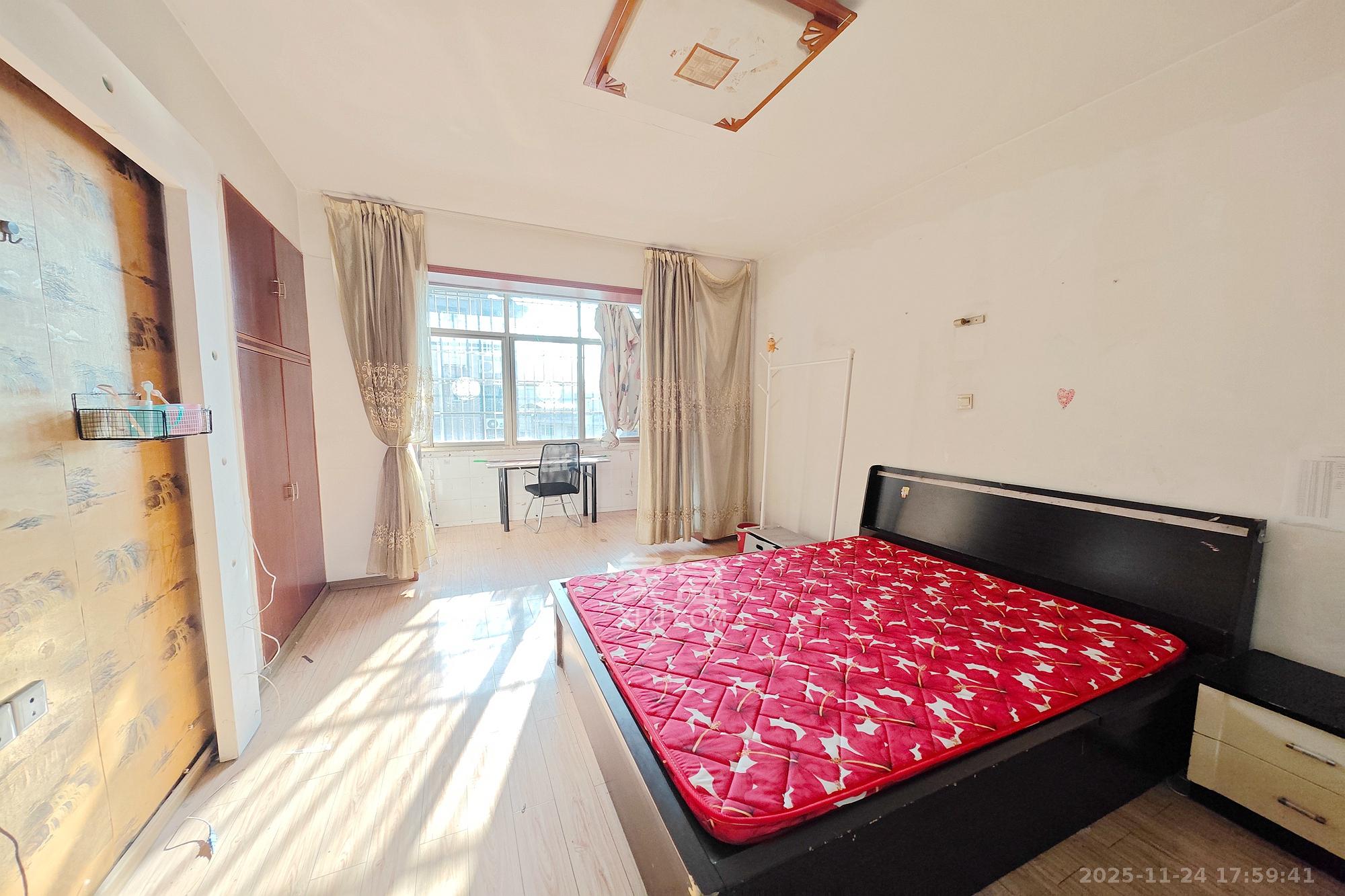 阀门厂宿舍 2室2厅1卫 32.8万 阀门厂宿舍 2室2厅1卫 32.8万卧室